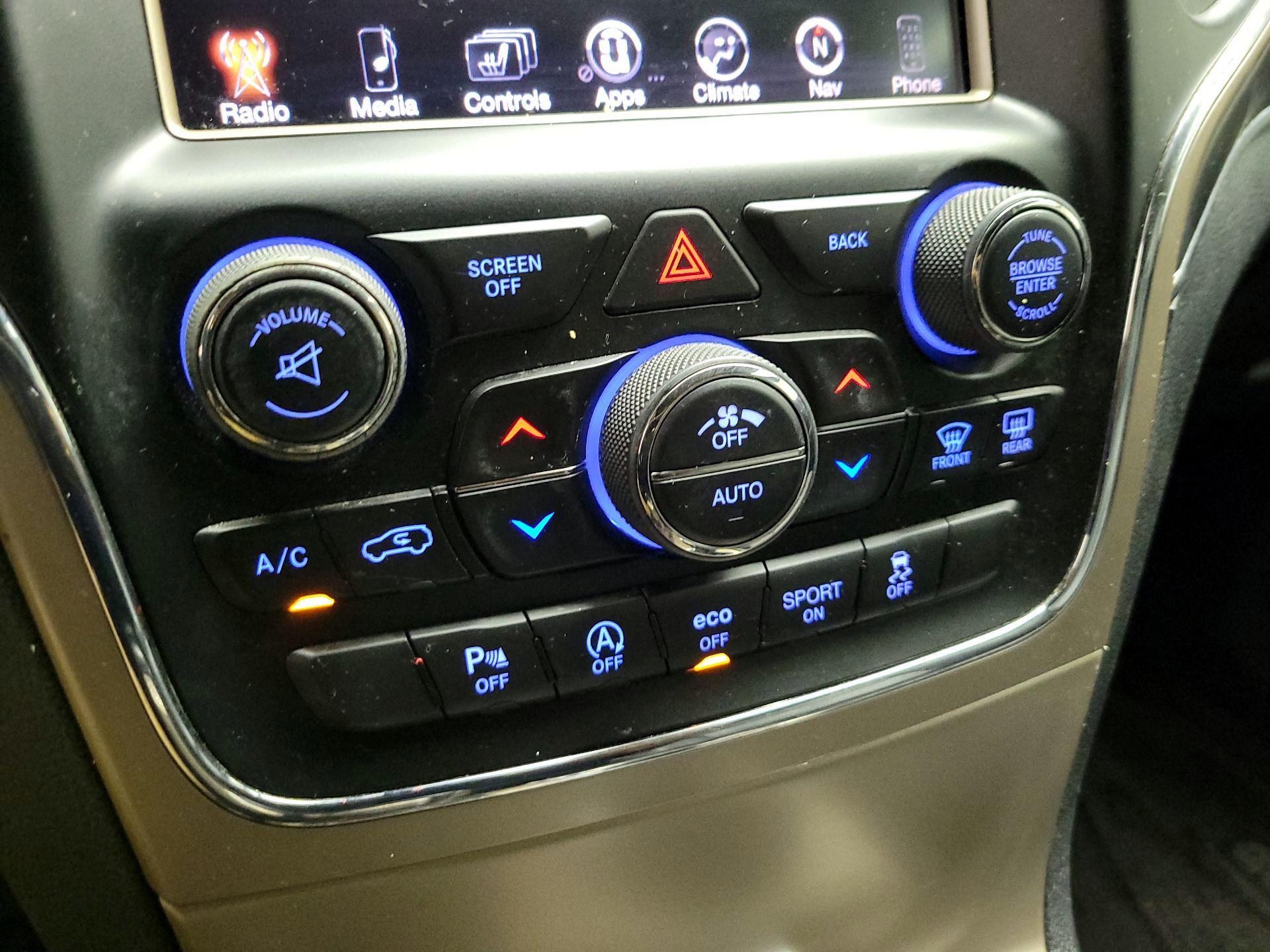 Thumbnail: 2017 Jeep Grand Cherokee - 16