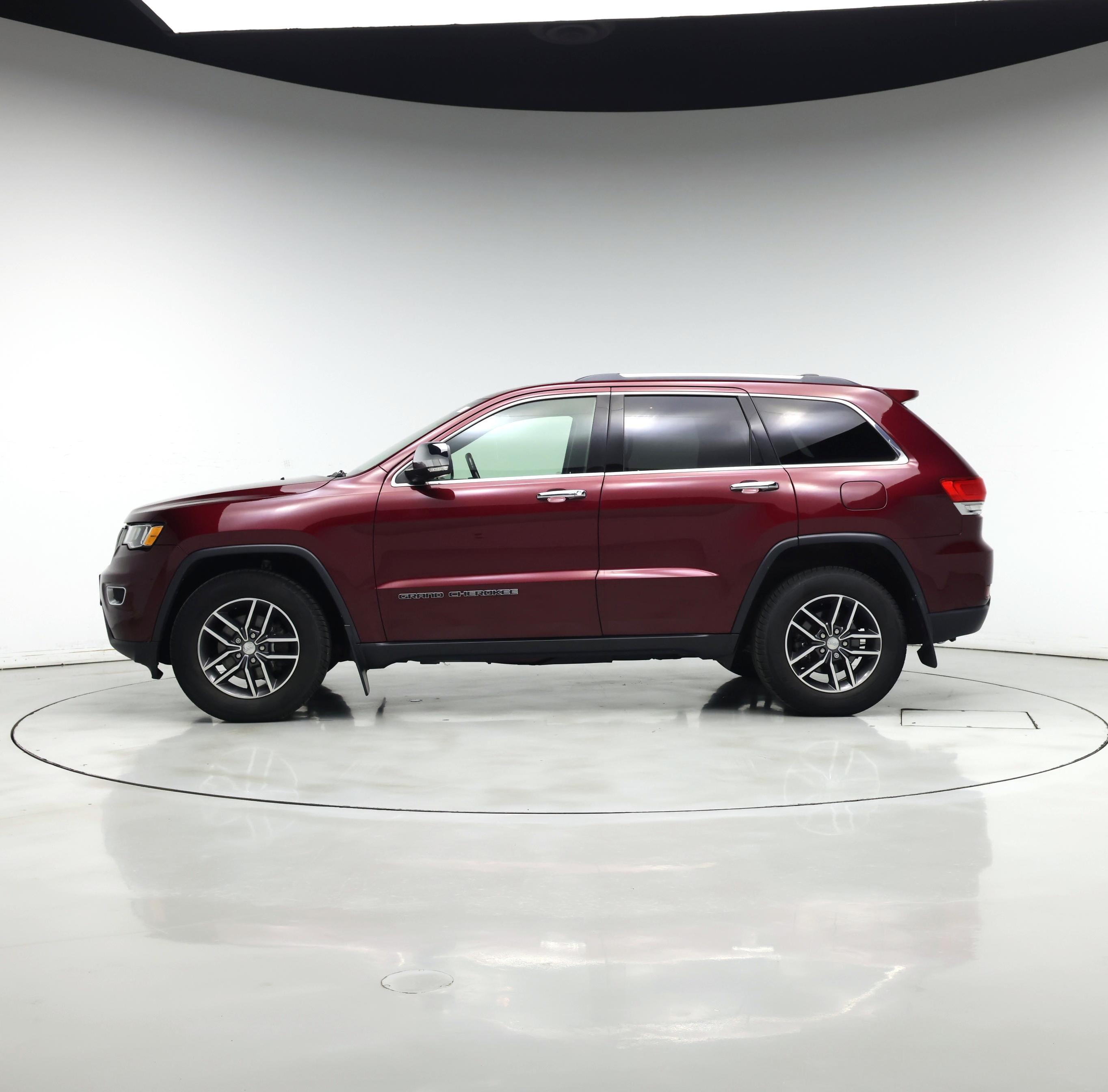 Thumbnail: 2017 Jeep Grand Cherokee - 3