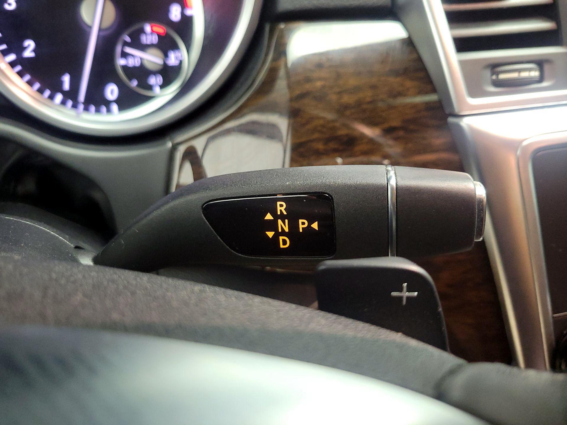 Thumbnail: 2015 Mercedes-Benz M-Class - 18