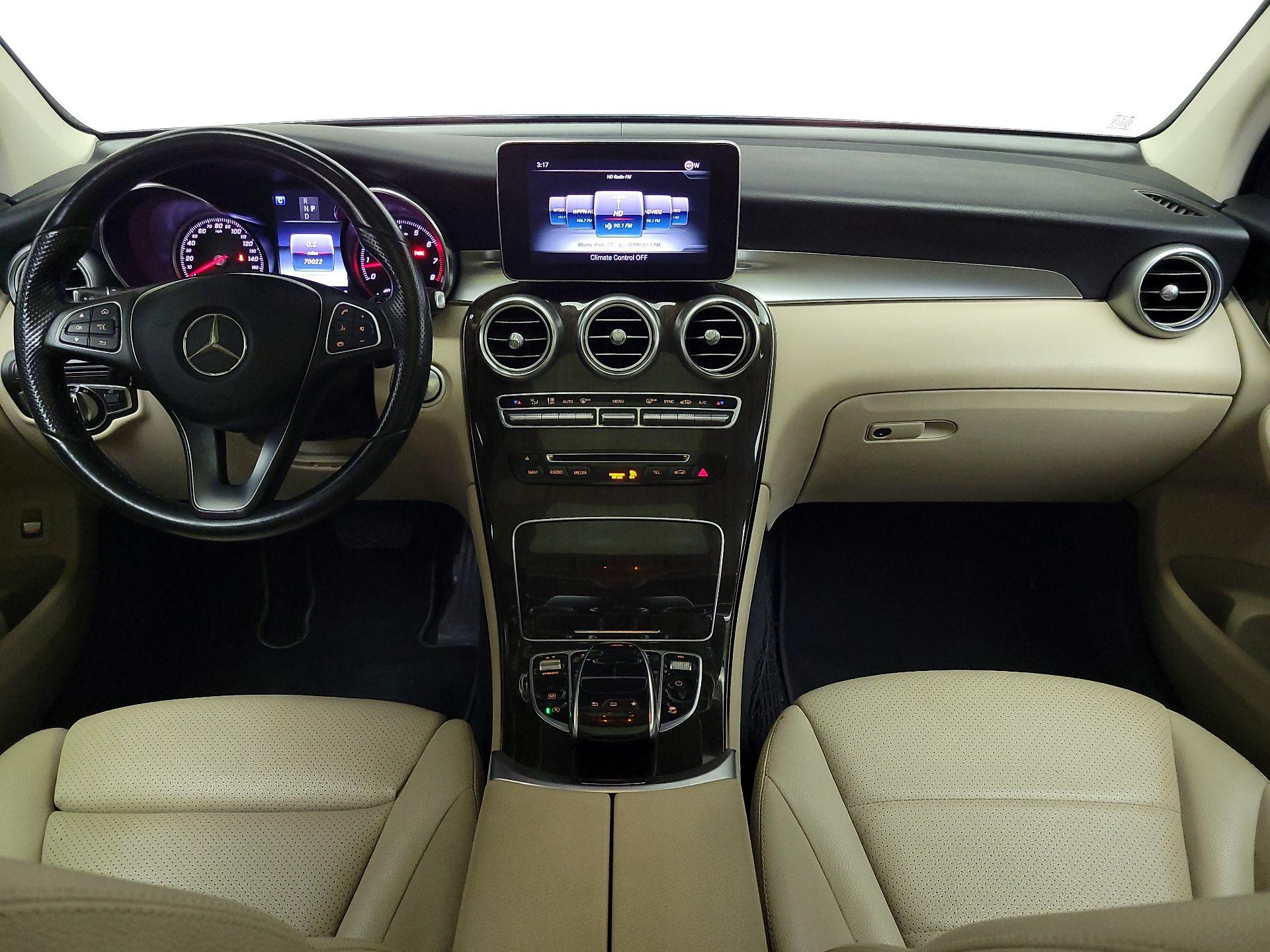 Thumbnail: 2016 Mercedes-Benz GLC - 9
