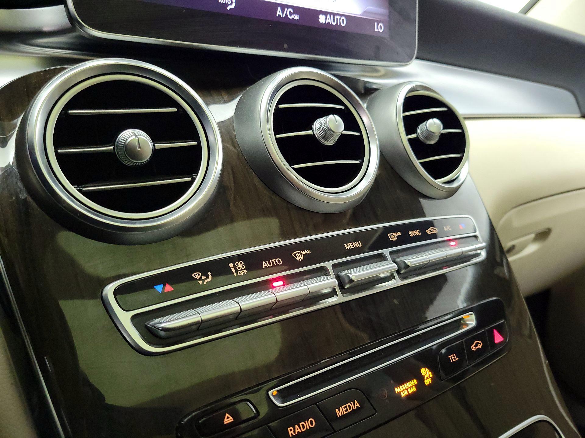 Thumbnail: 2016 Mercedes-Benz GLC - 17