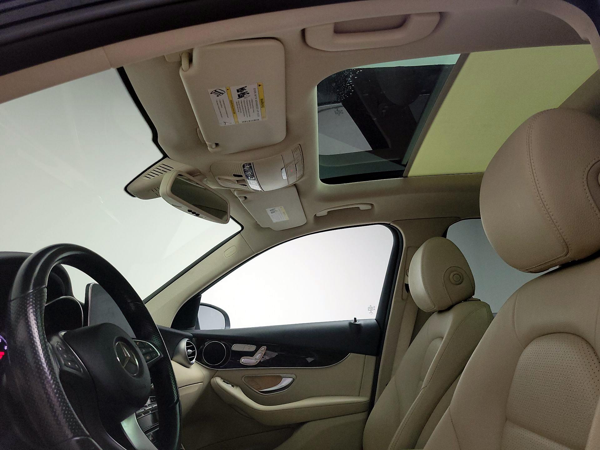 Thumbnail: 2016 Mercedes-Benz GLC - 20