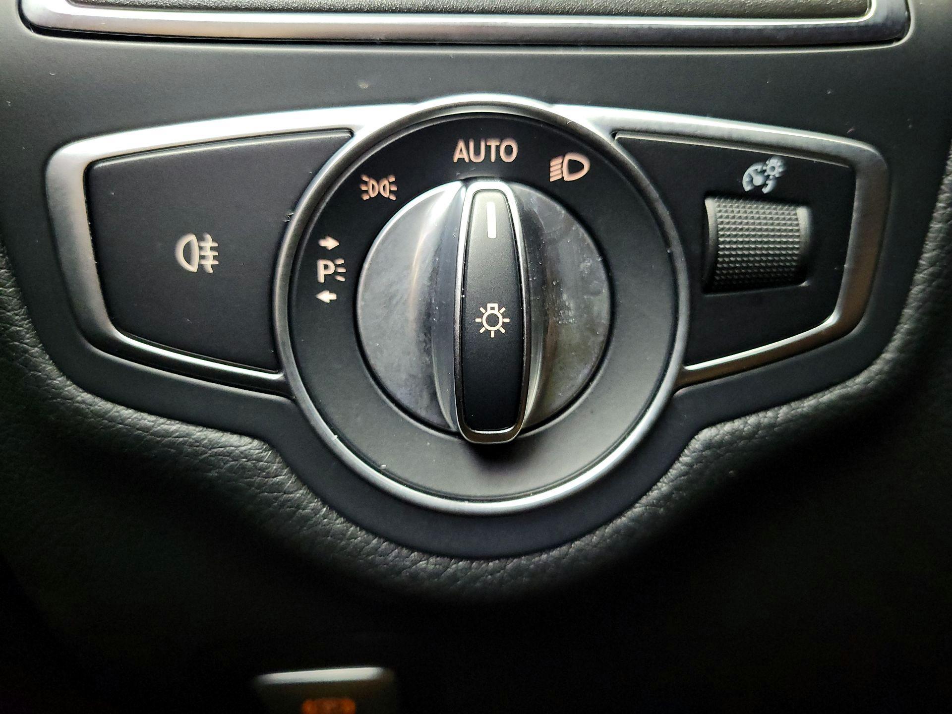 Thumbnail: 2021 Mercedes-Benz C-Class - 13