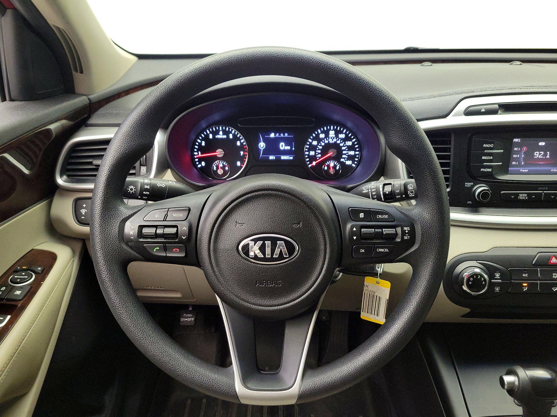 Thumbnail: 2017 Kia Sorento - 10
