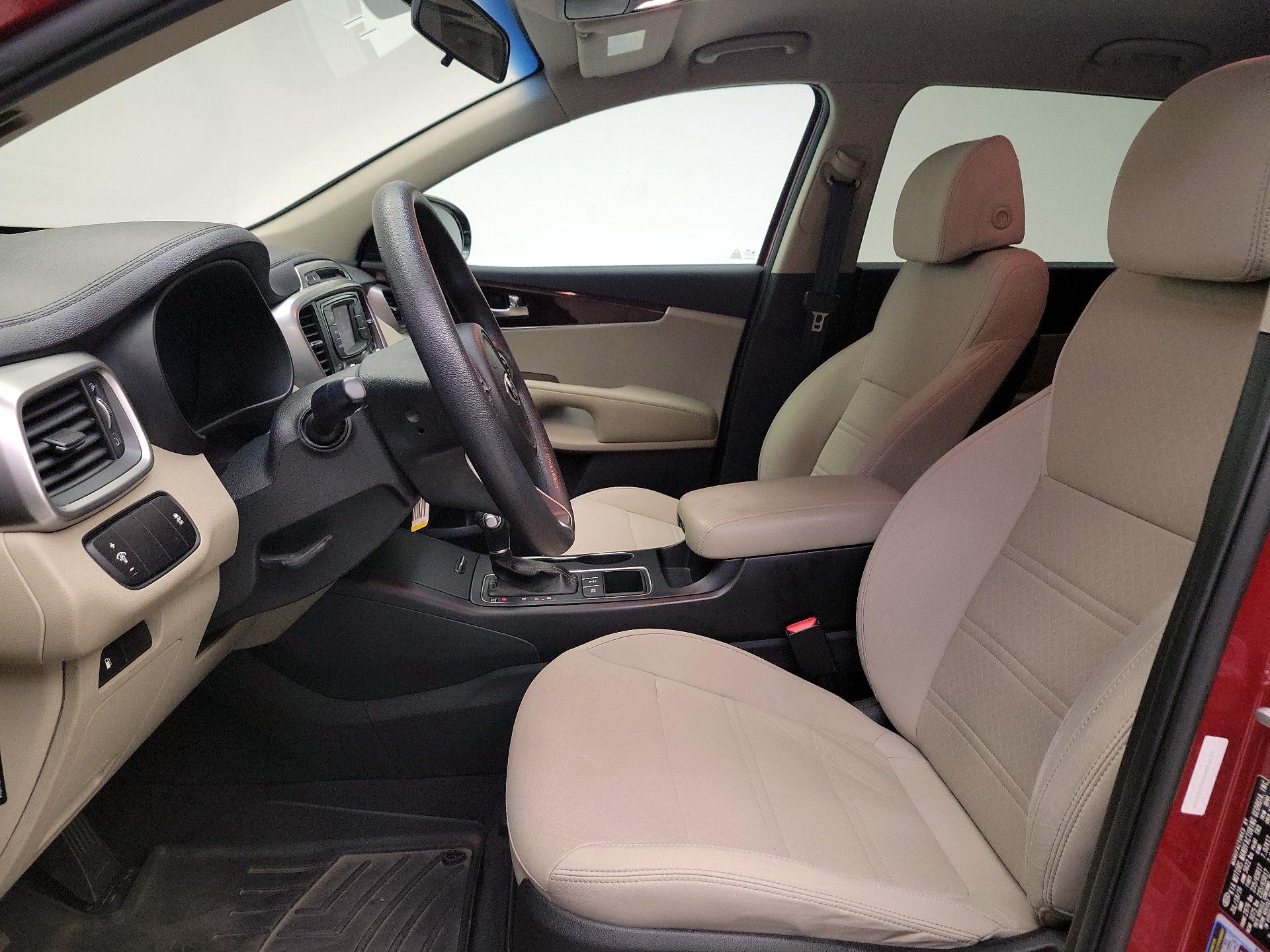 Thumbnail: 2017 Kia Sorento - 11