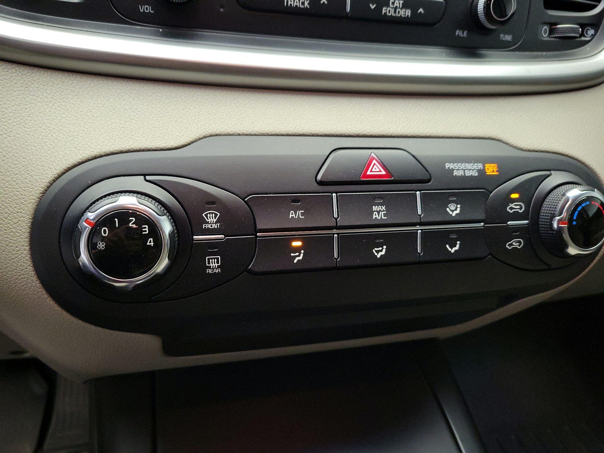 Thumbnail: 2017 Kia Sorento - 15