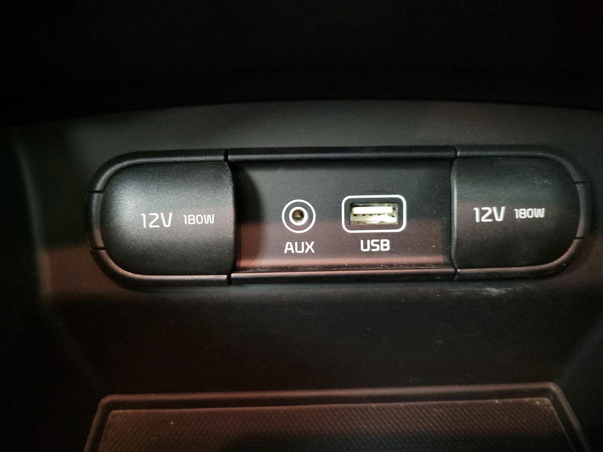 Thumbnail: 2017 Kia Sorento - 17