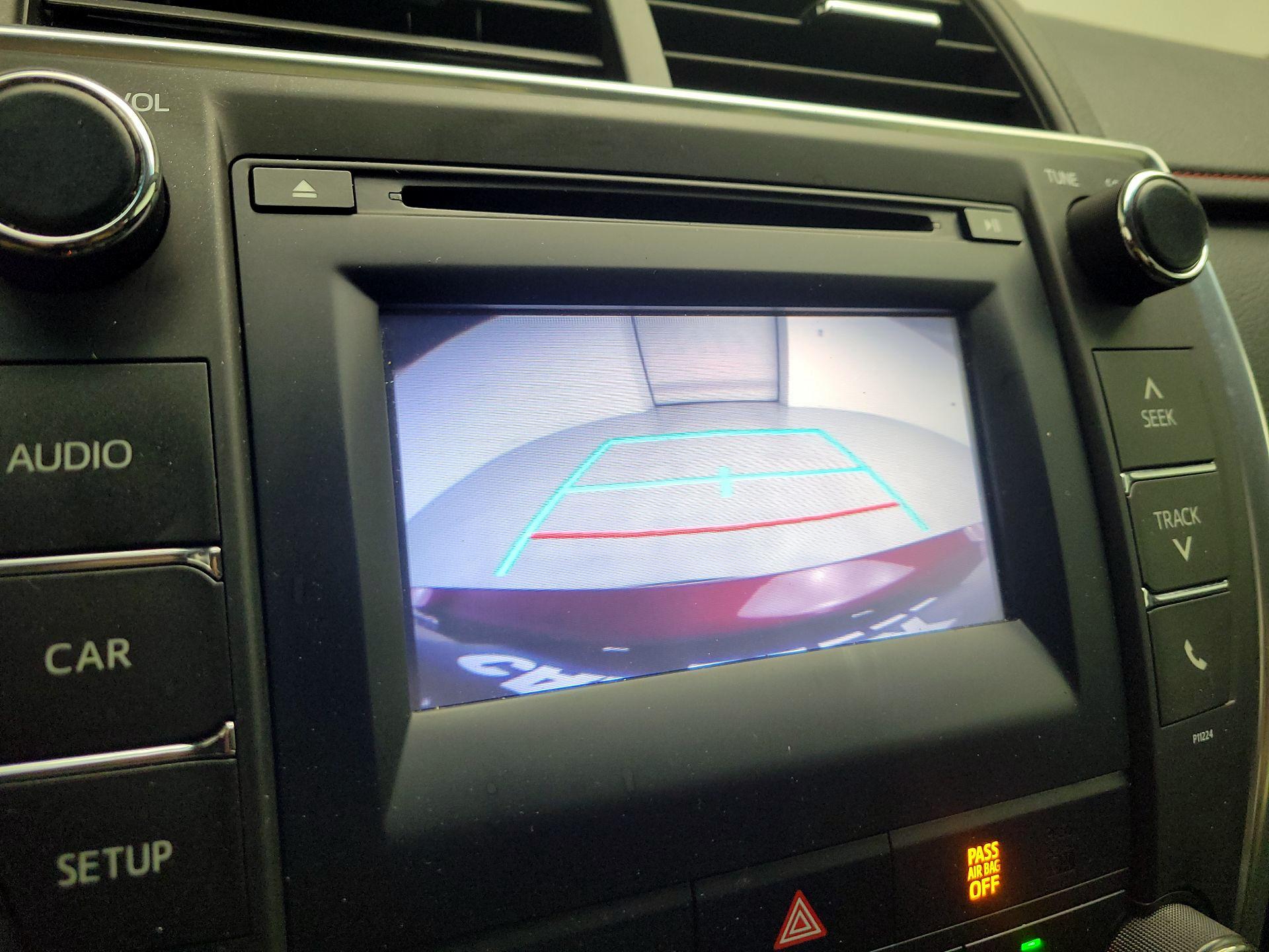 Thumbnail: 2016 Toyota Camry - 13
