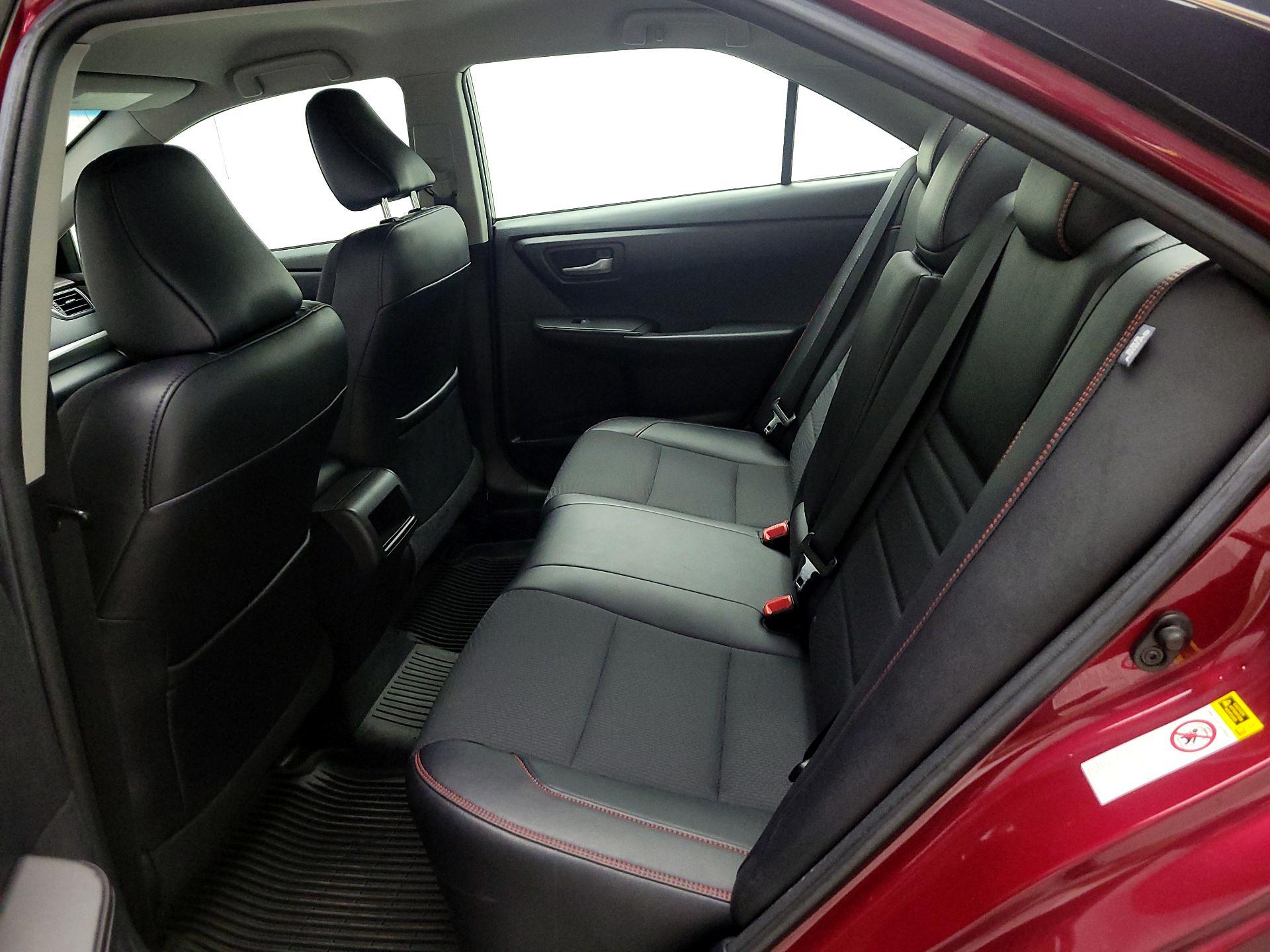Thumbnail: 2016 Toyota Camry - 18