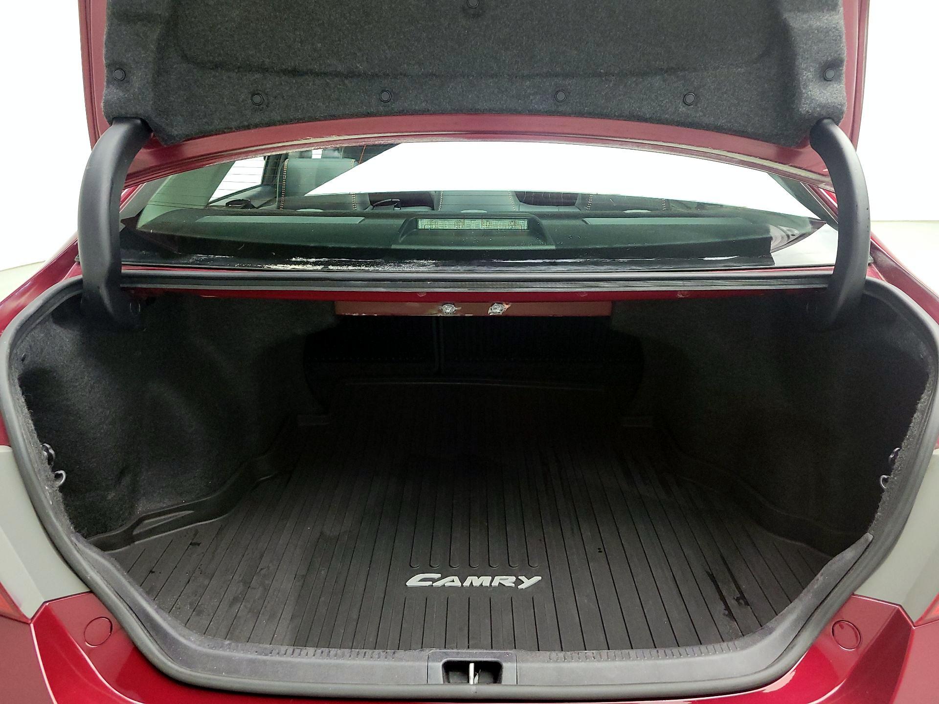 Thumbnail: 2016 Toyota Camry - 19