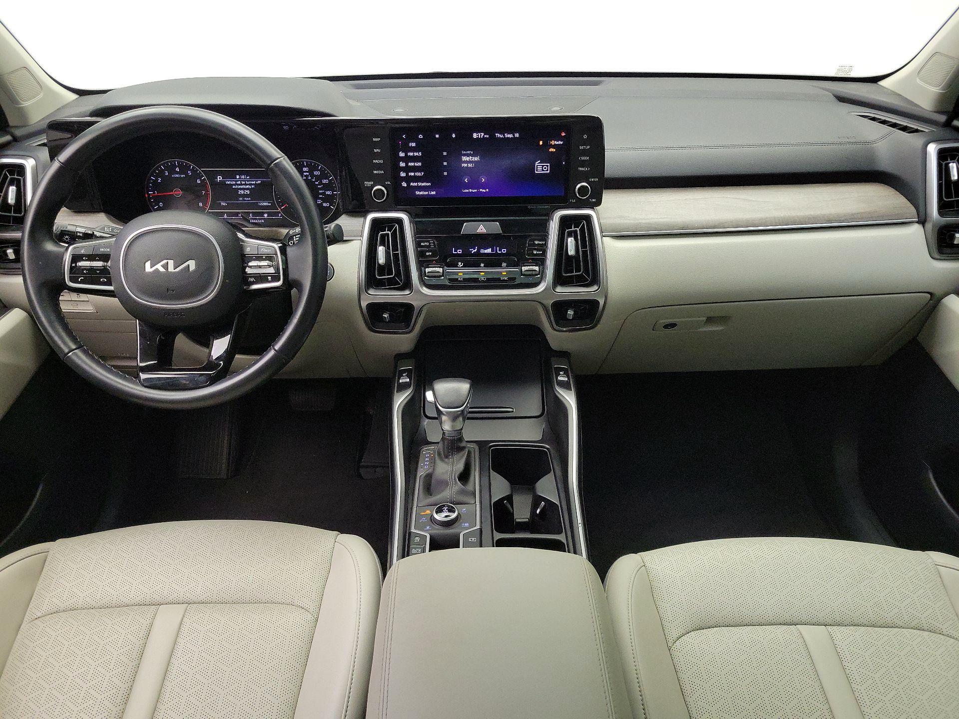 Thumbnail: 2023 Kia Sorento - 9
