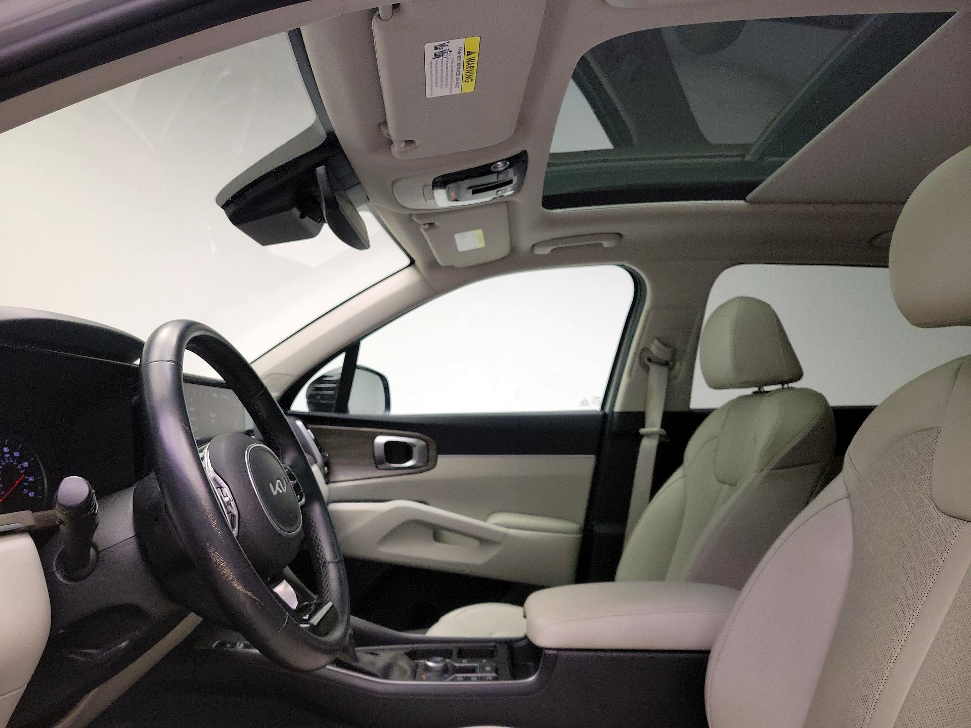Thumbnail: 2023 Kia Sorento - 18