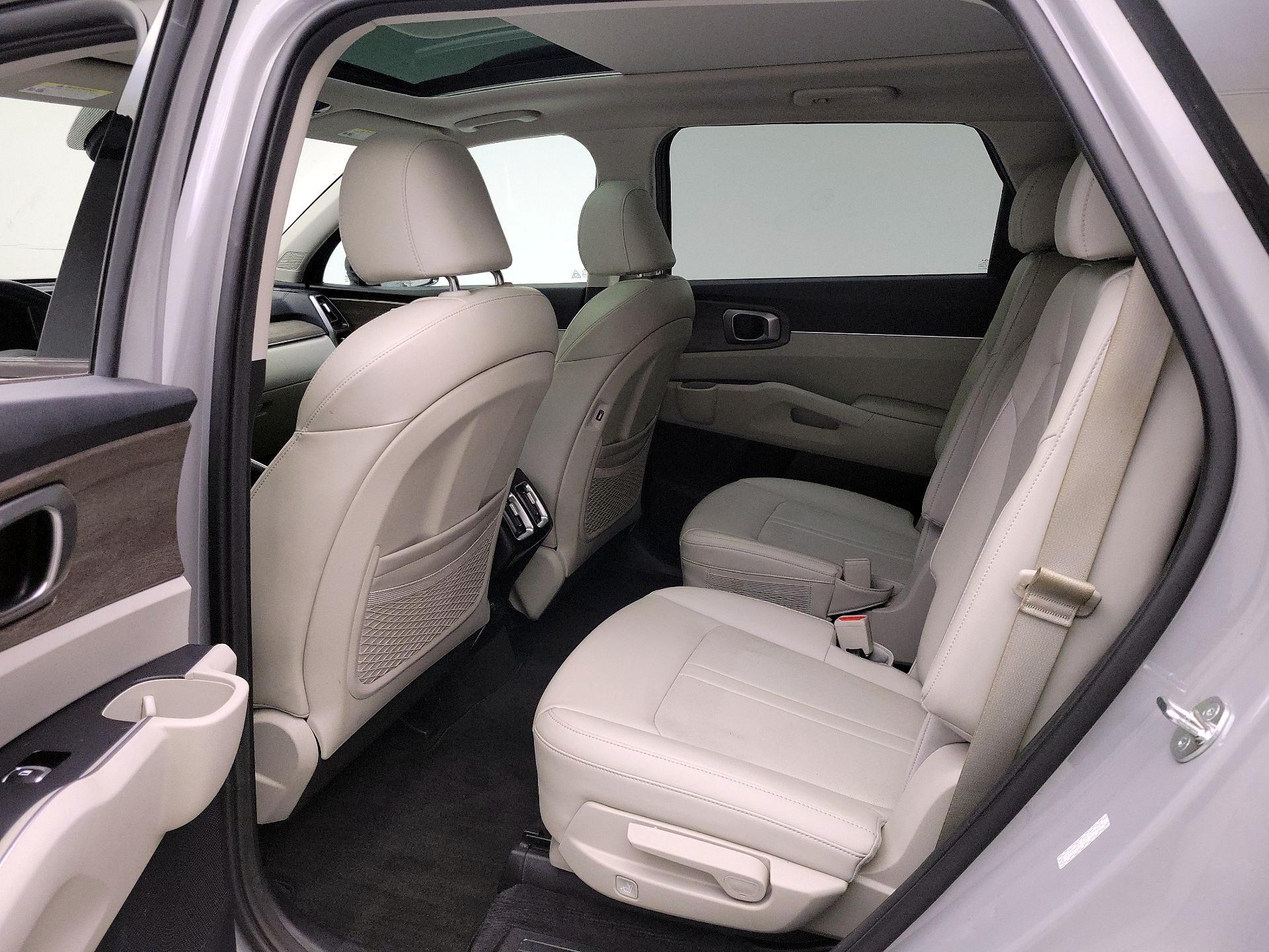 Thumbnail: 2023 Kia Sorento - 19