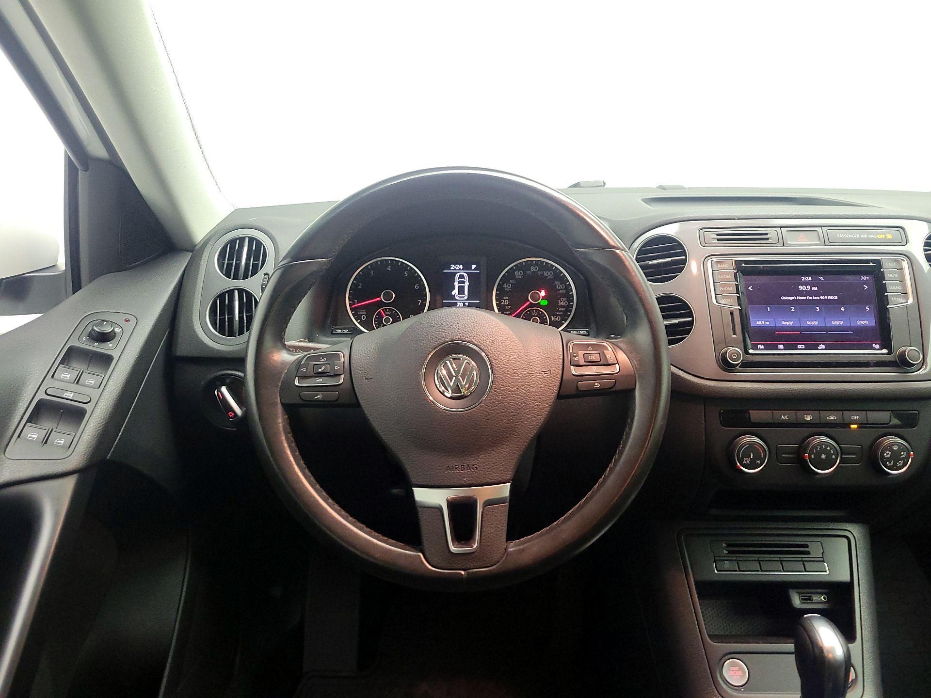Thumbnail: 2017 Volkswagen Tiguan - 10