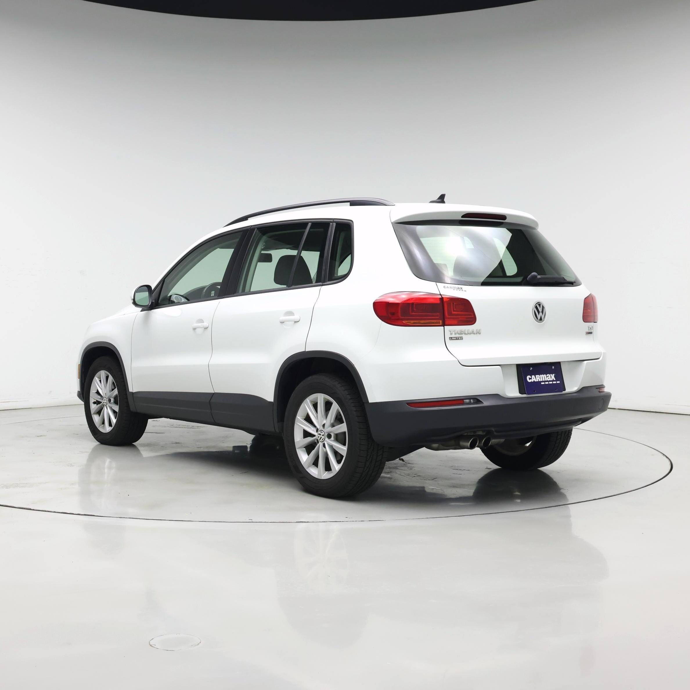 Thumbnail: 2017 Volkswagen Tiguan - 2