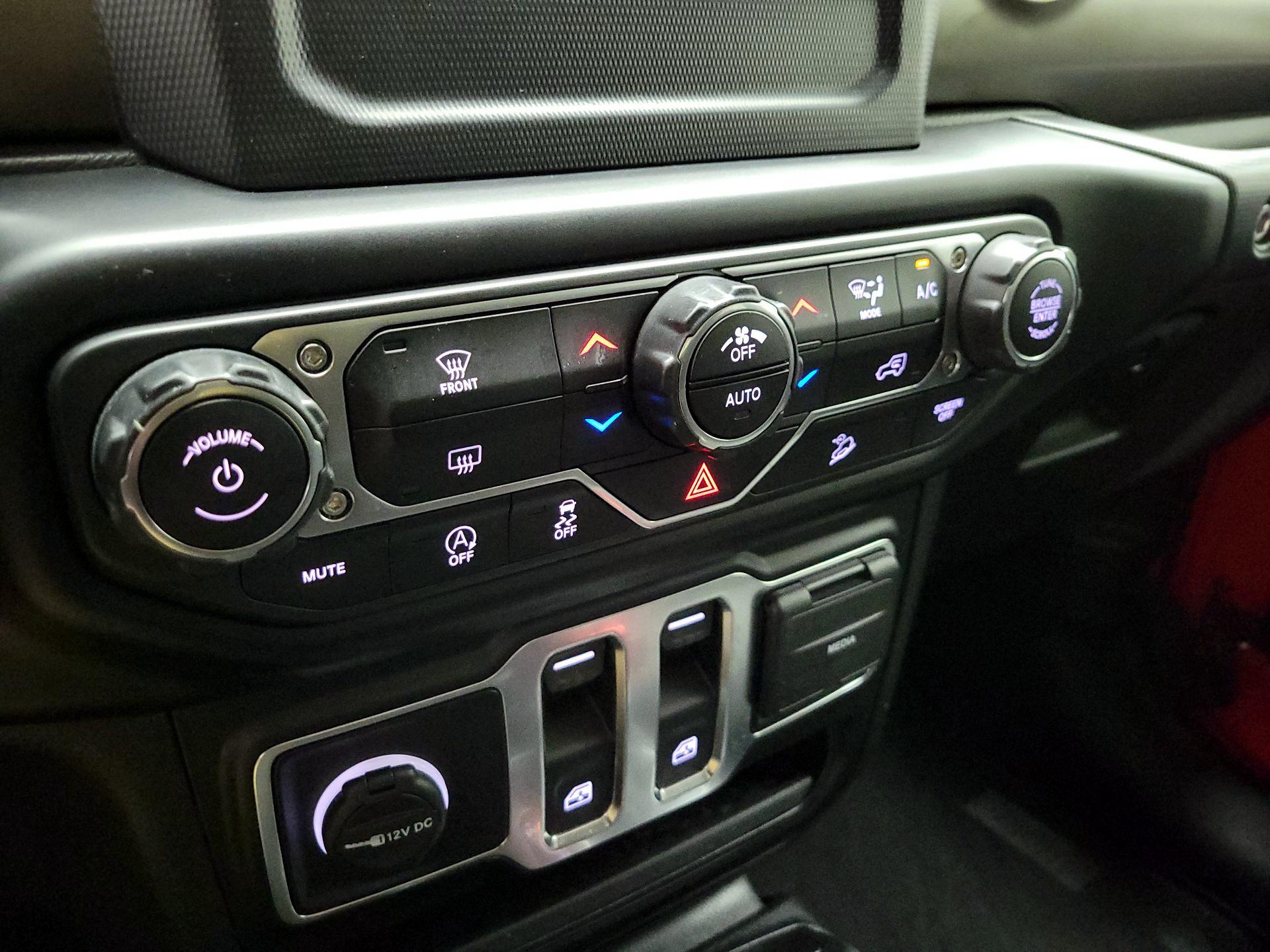 Thumbnail: 2020 Jeep Wrangler - 15