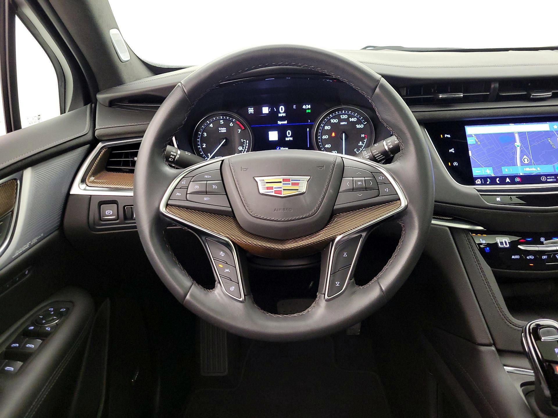 Thumbnail: 2023 Cadillac XT5 - 10