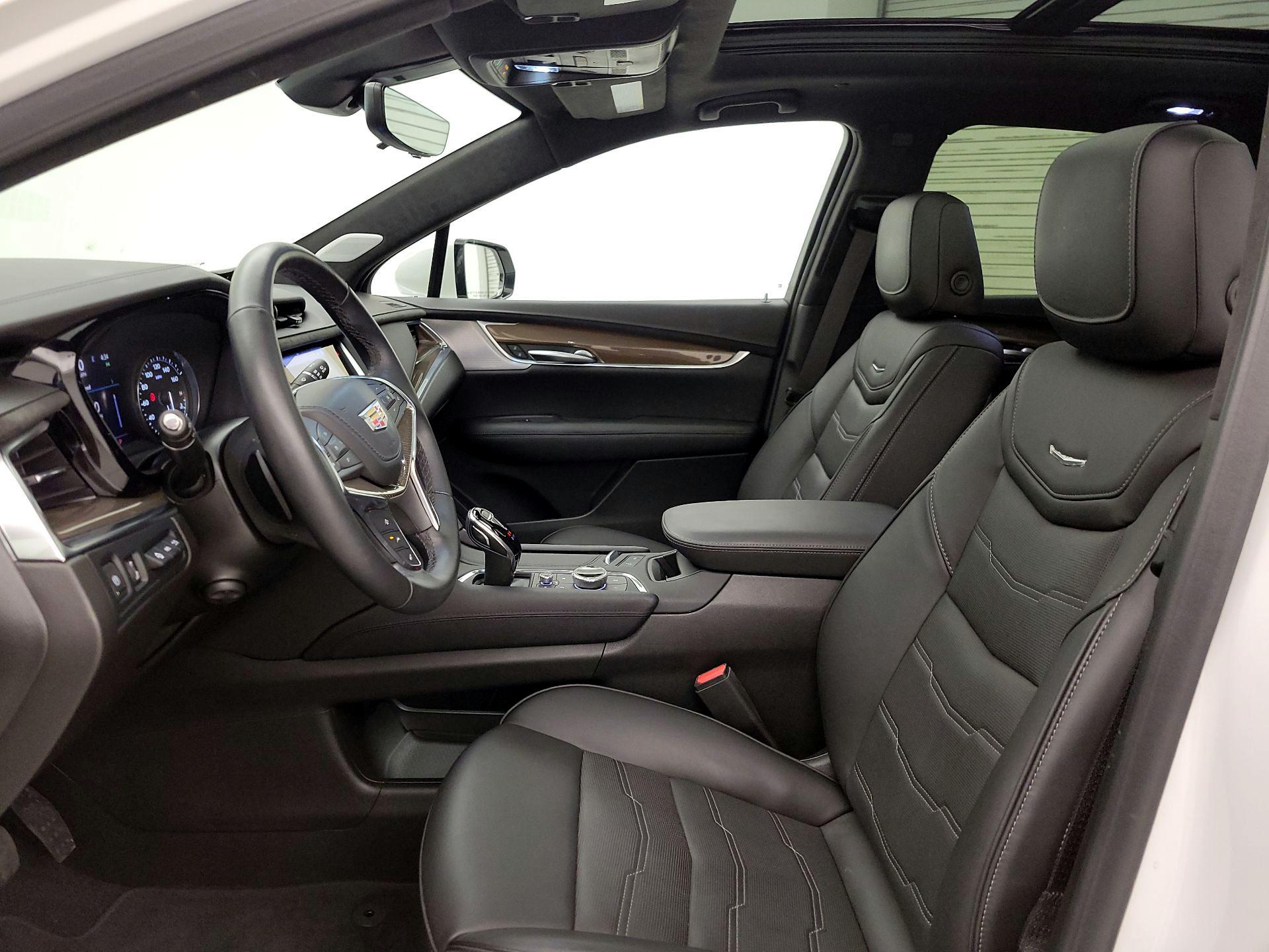 Thumbnail: 2023 Cadillac XT5 - 11