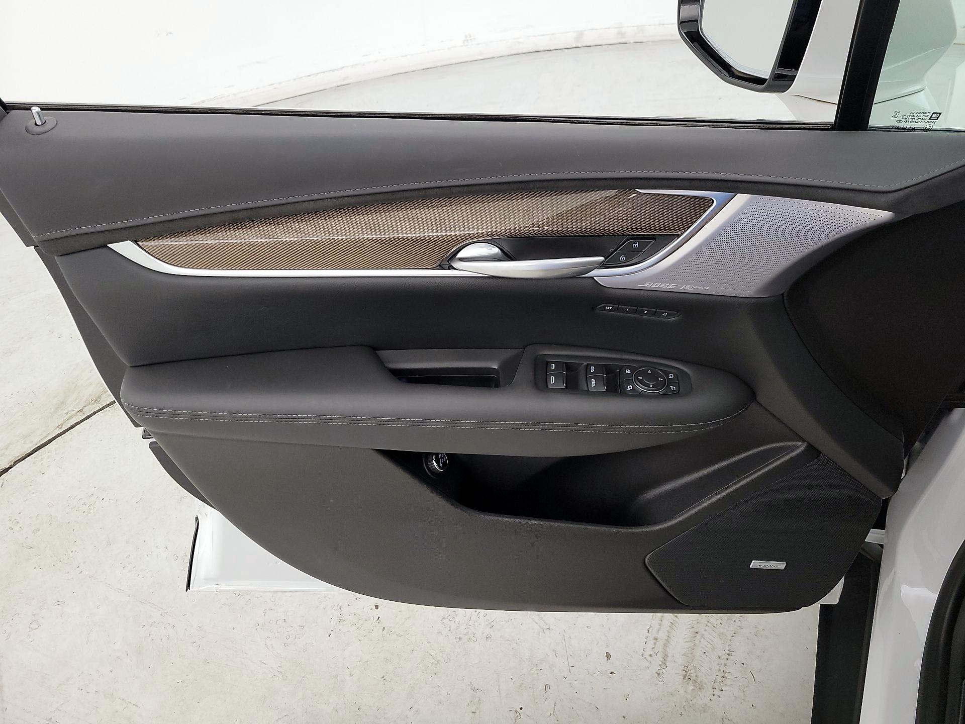 Thumbnail: 2023 Cadillac XT5 - 12