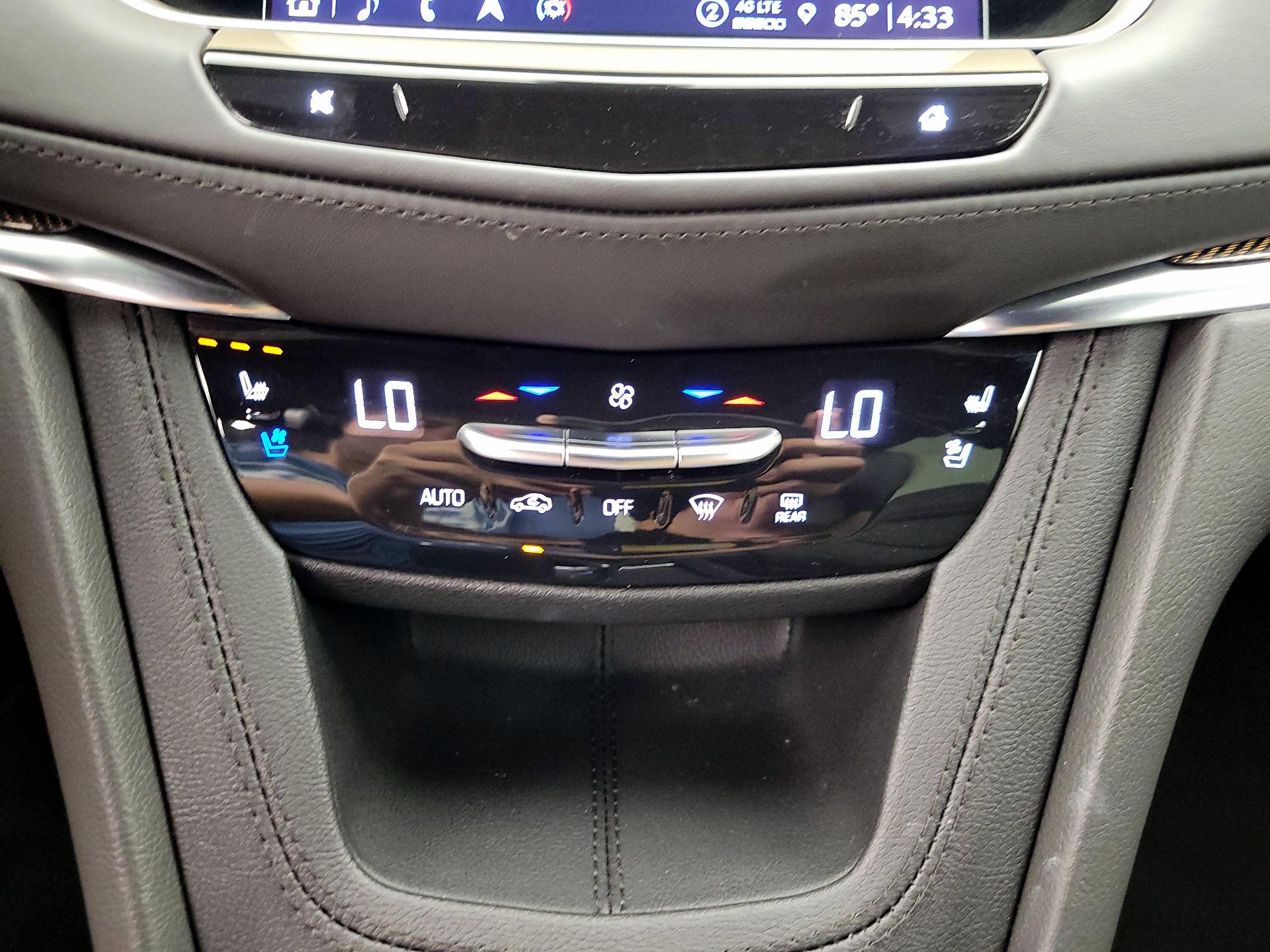 Thumbnail: 2023 Cadillac XT5 - 17