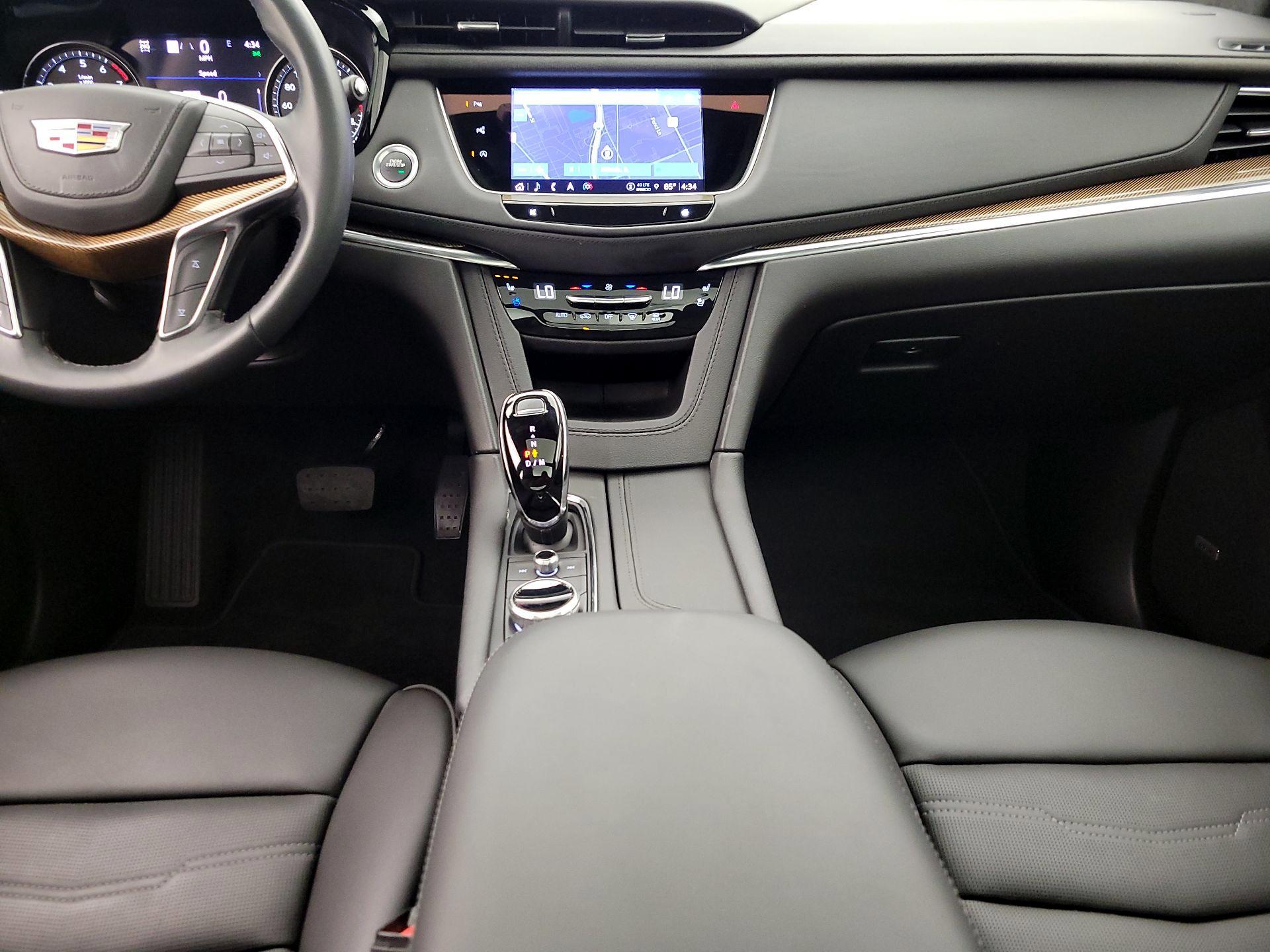 Thumbnail: 2023 Cadillac XT5 - 18