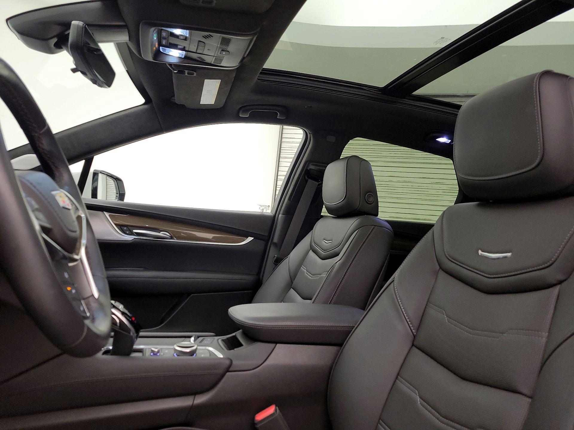Thumbnail: 2023 Cadillac XT5 - 20