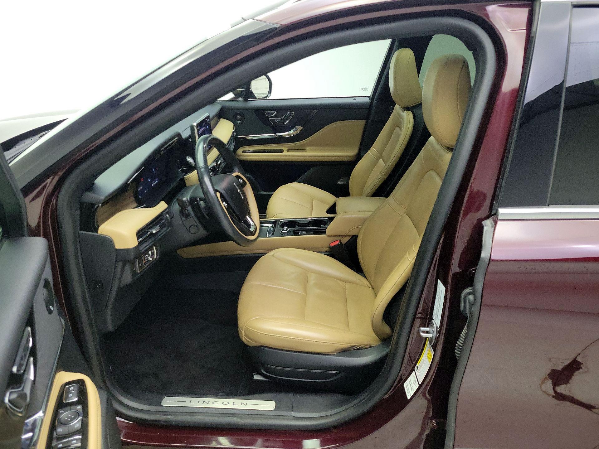 Thumbnail: 2021 Lincoln Corsair - 11