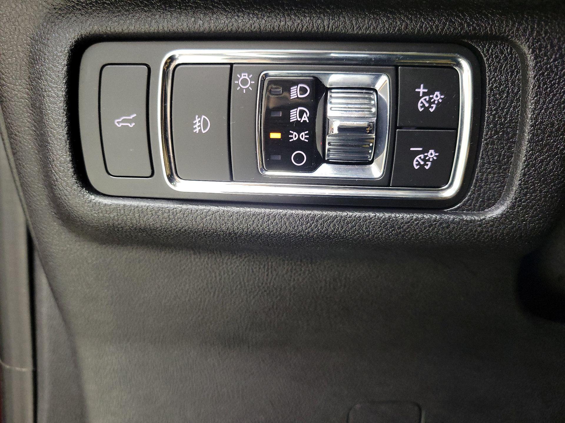 Thumbnail: 2021 Lincoln Corsair - 13