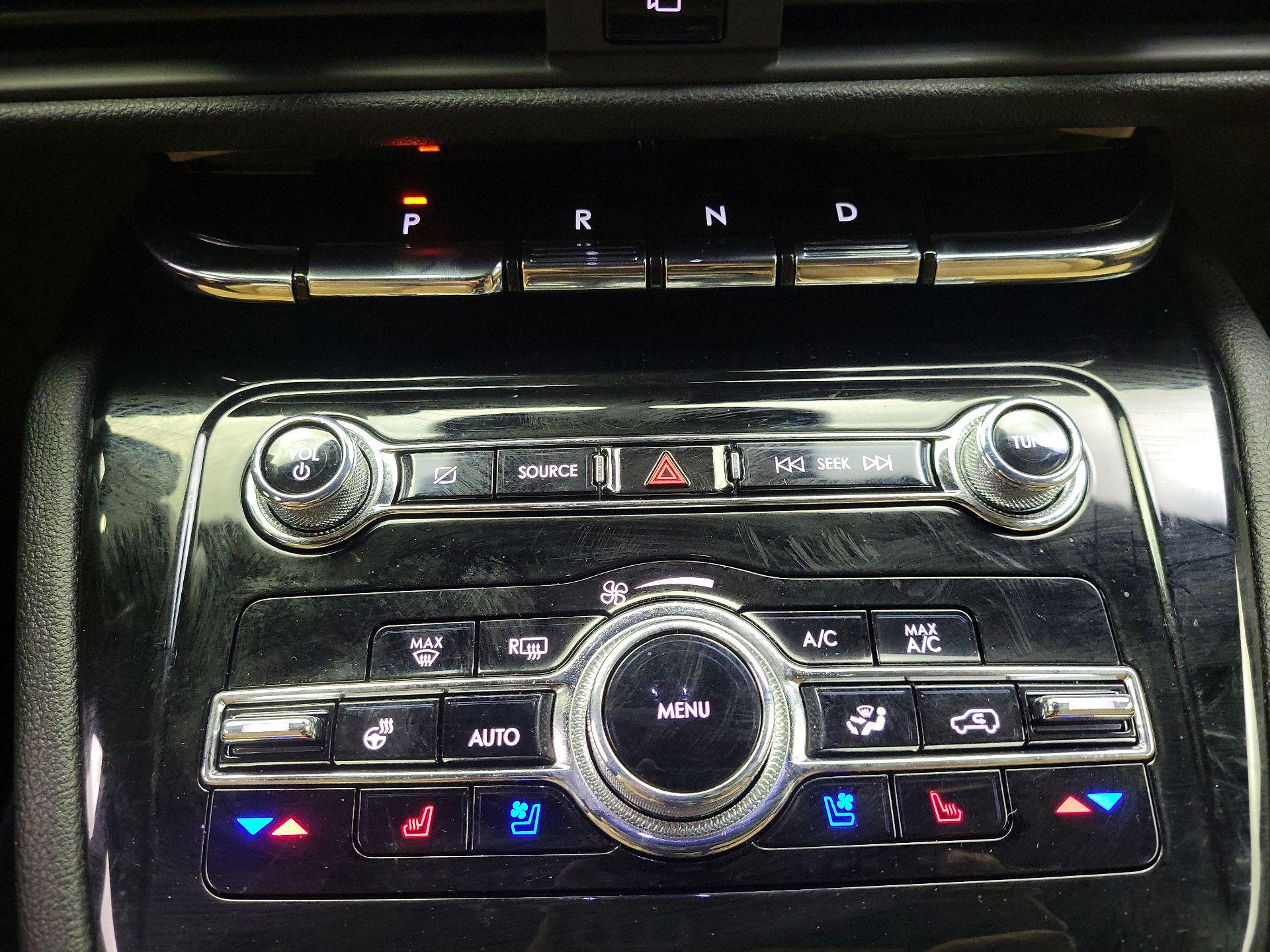 Thumbnail: 2021 Lincoln Corsair - 18