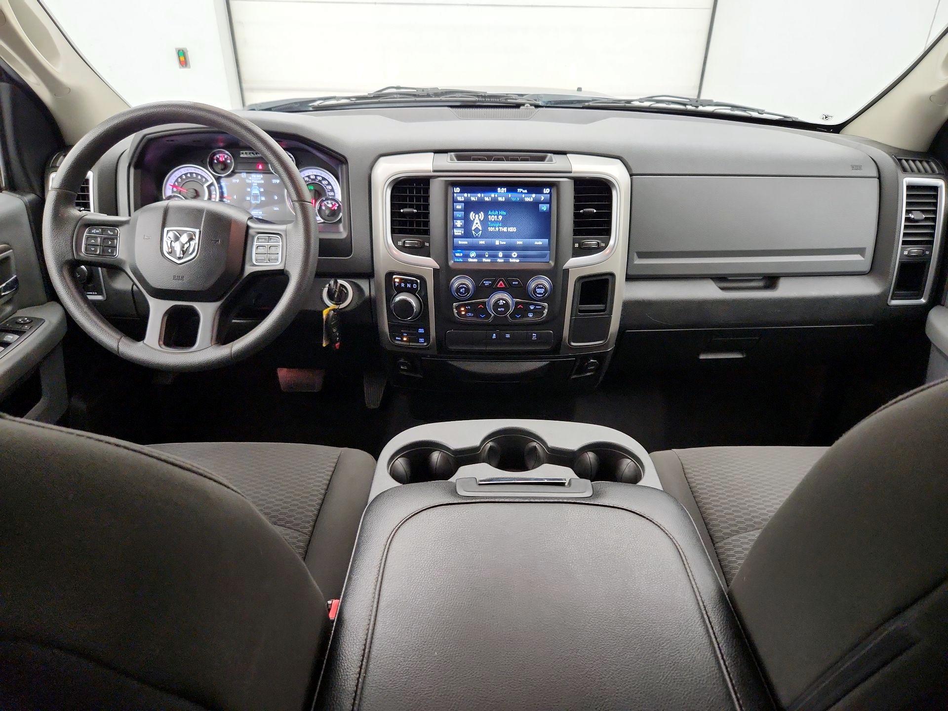 Thumbnail: 2019 RAM 1500 Classic - 9