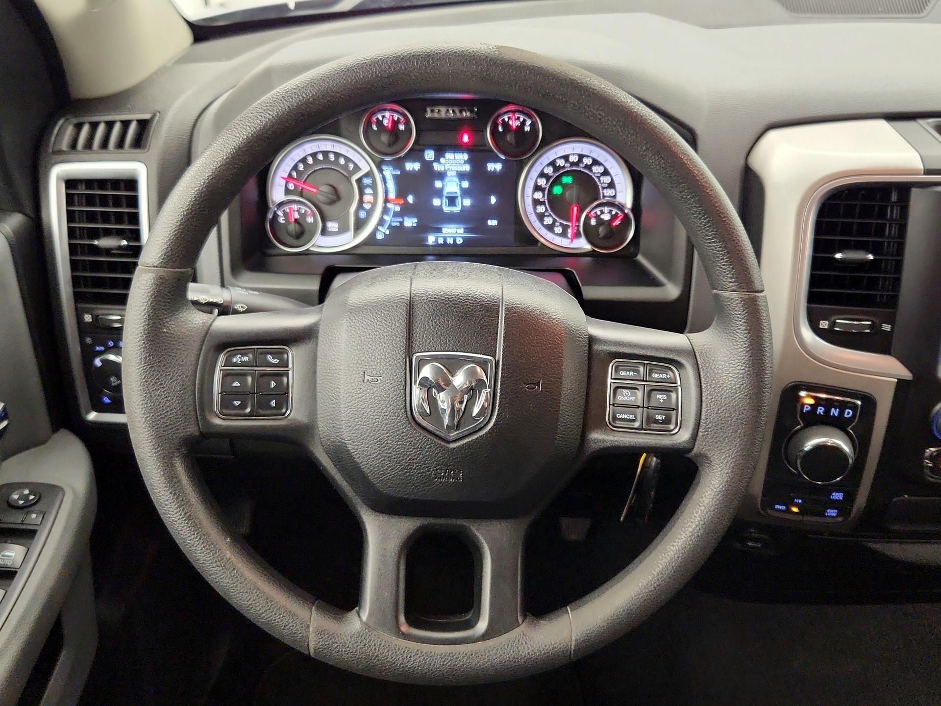 Thumbnail: 2019 RAM 1500 Classic - 10