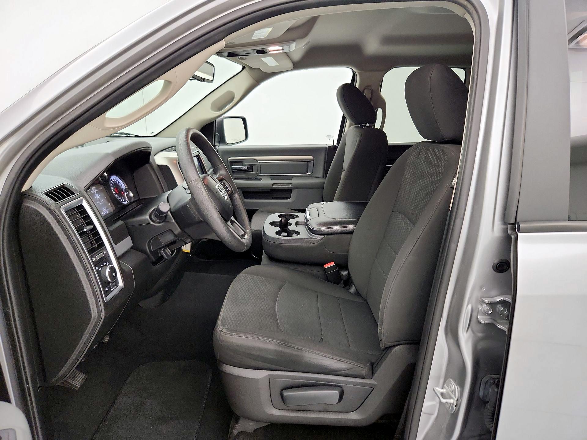 Thumbnail: 2019 RAM 1500 Classic - 11