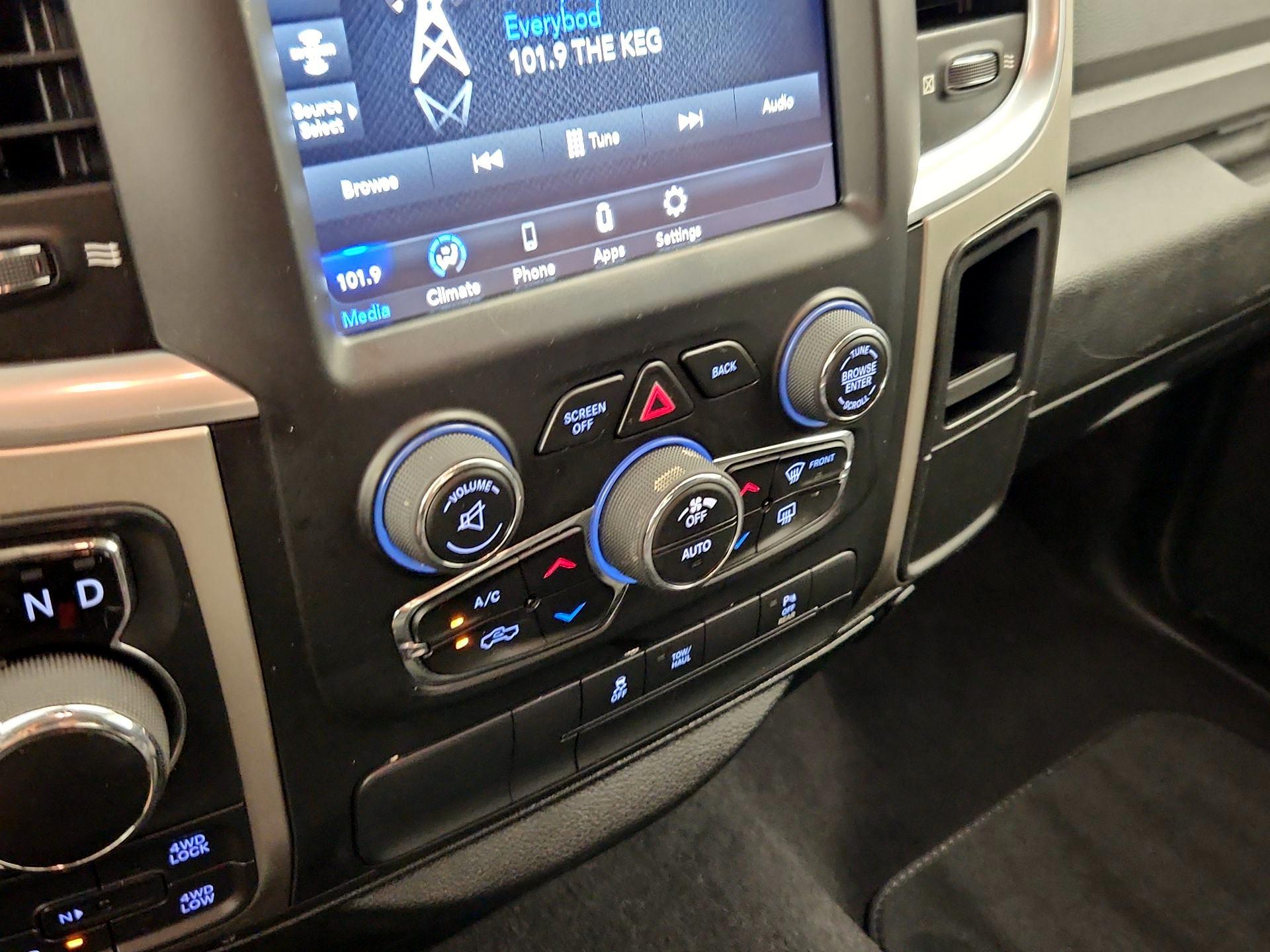 Thumbnail: 2019 RAM 1500 Classic - 16