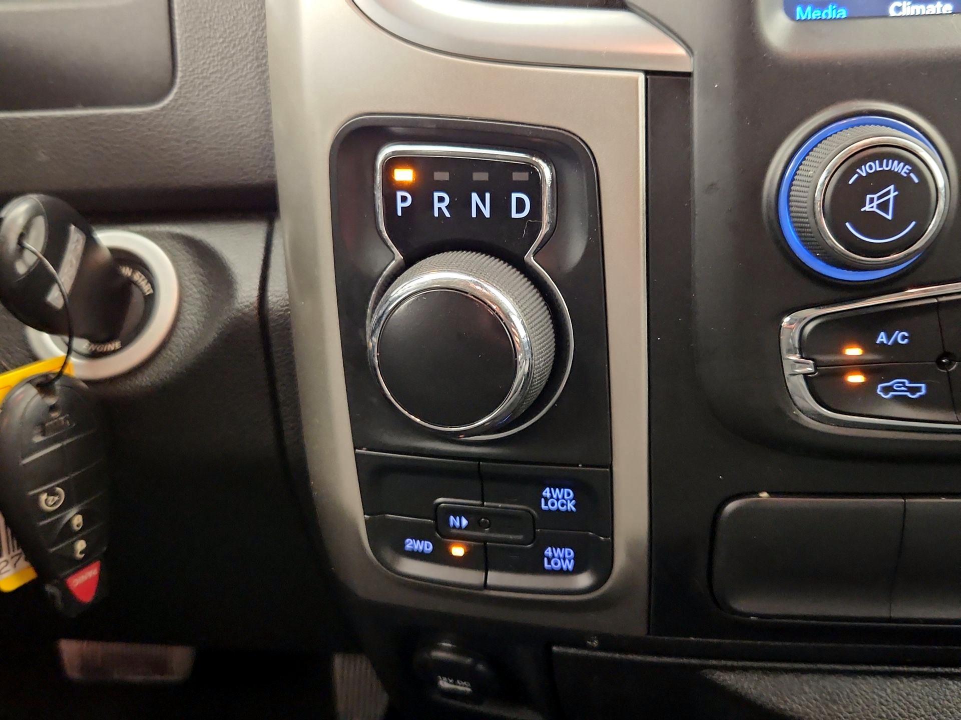 Thumbnail: 2019 RAM 1500 Classic - 17