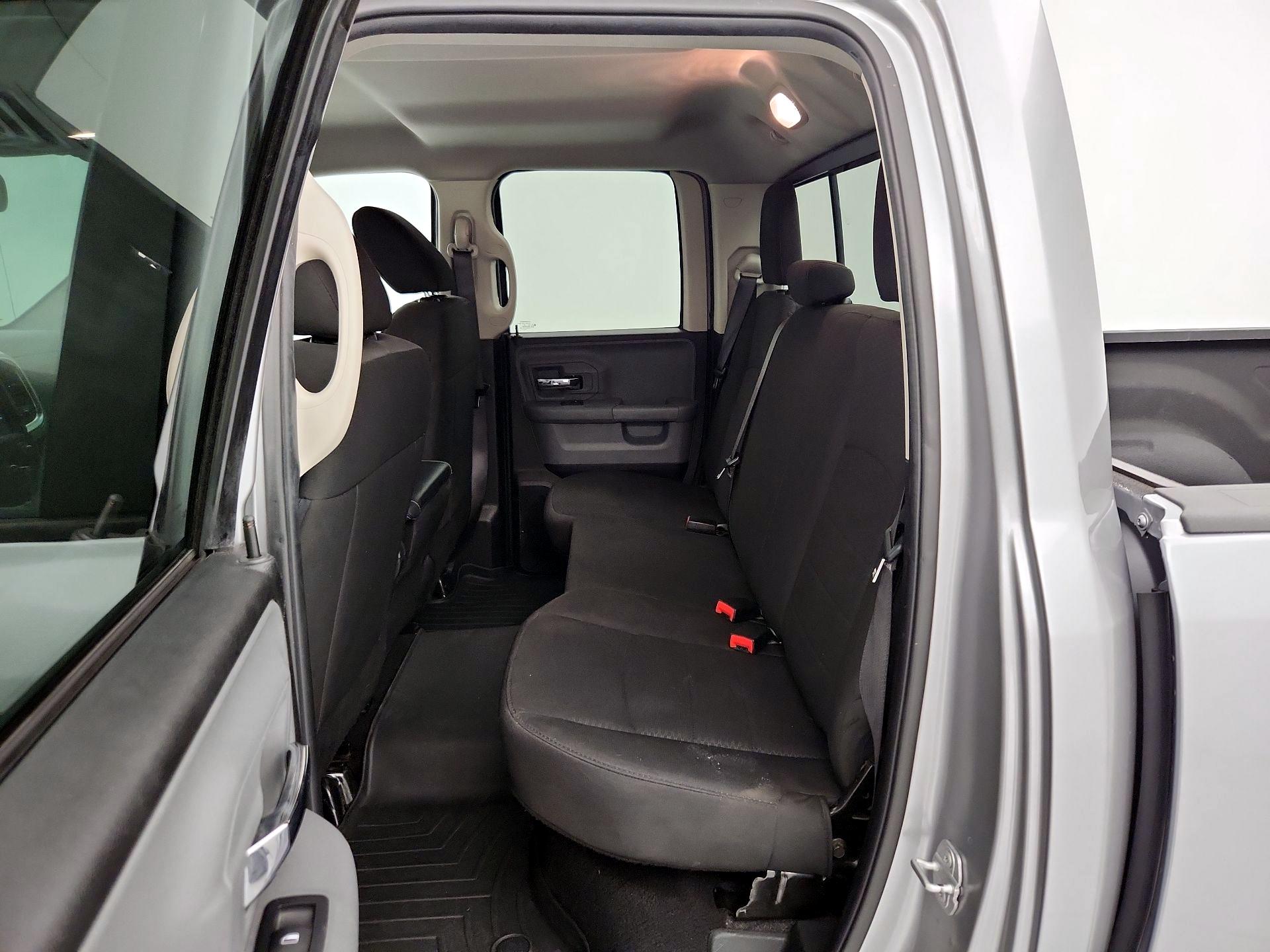 Thumbnail: 2019 RAM 1500 Classic - 19