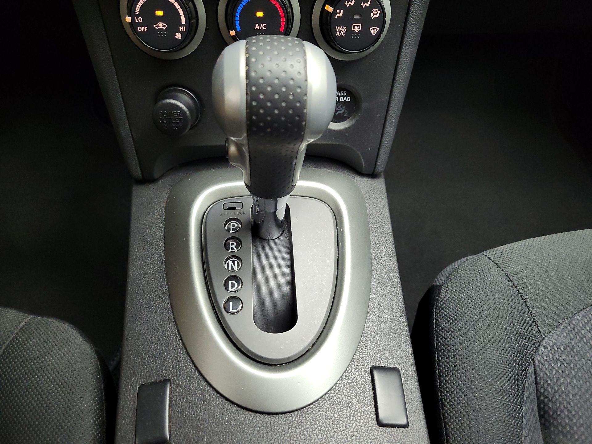 Thumbnail: 2015 Nissan Rogue - 16