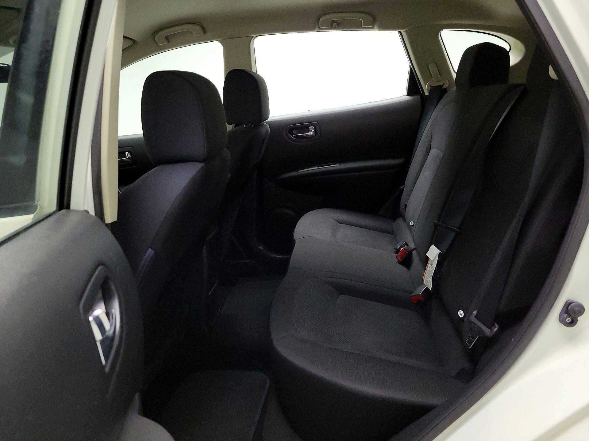 Thumbnail: 2015 Nissan Rogue - 18