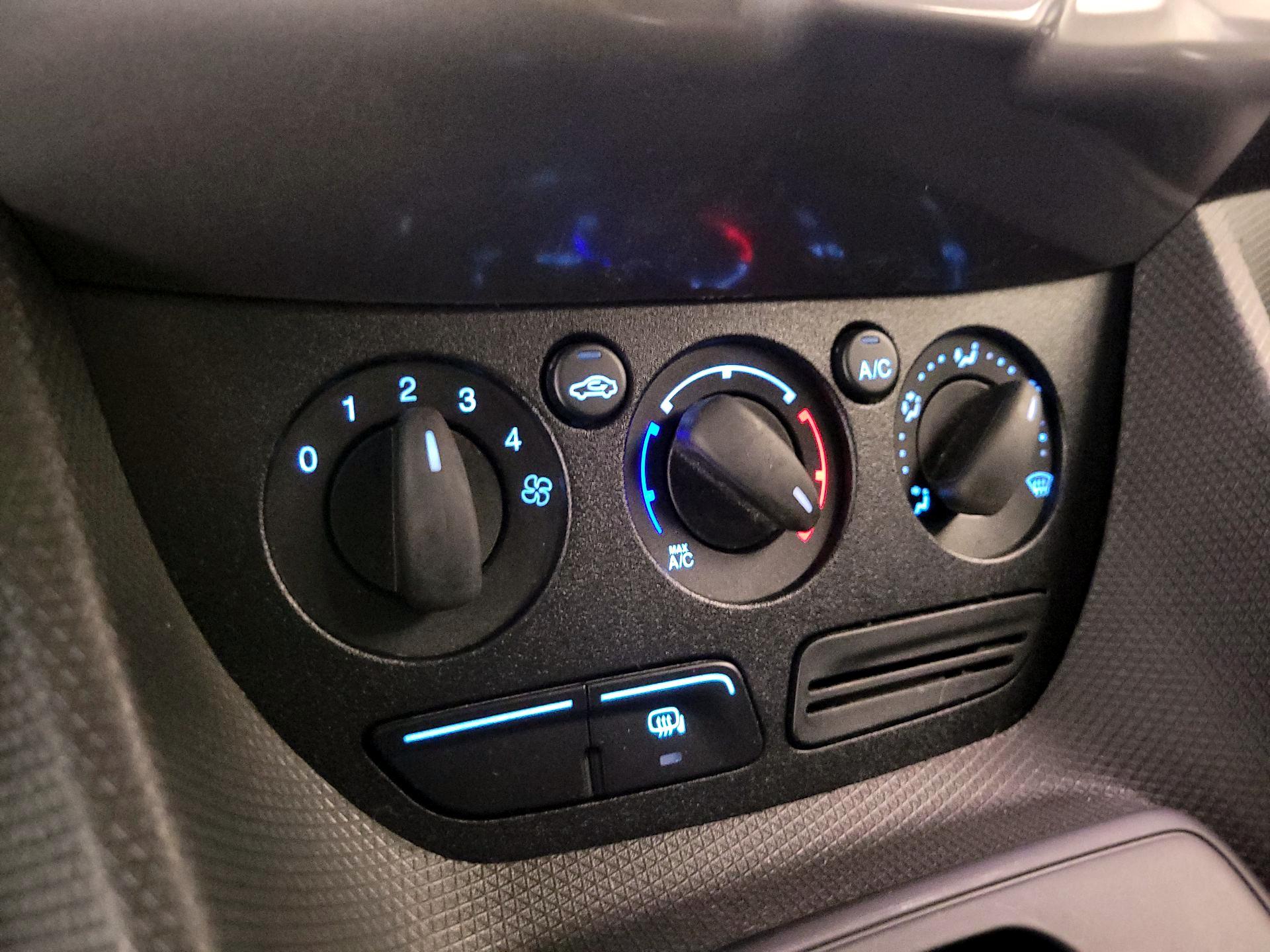 Thumbnail: 2016 Ford Transit Series - 15