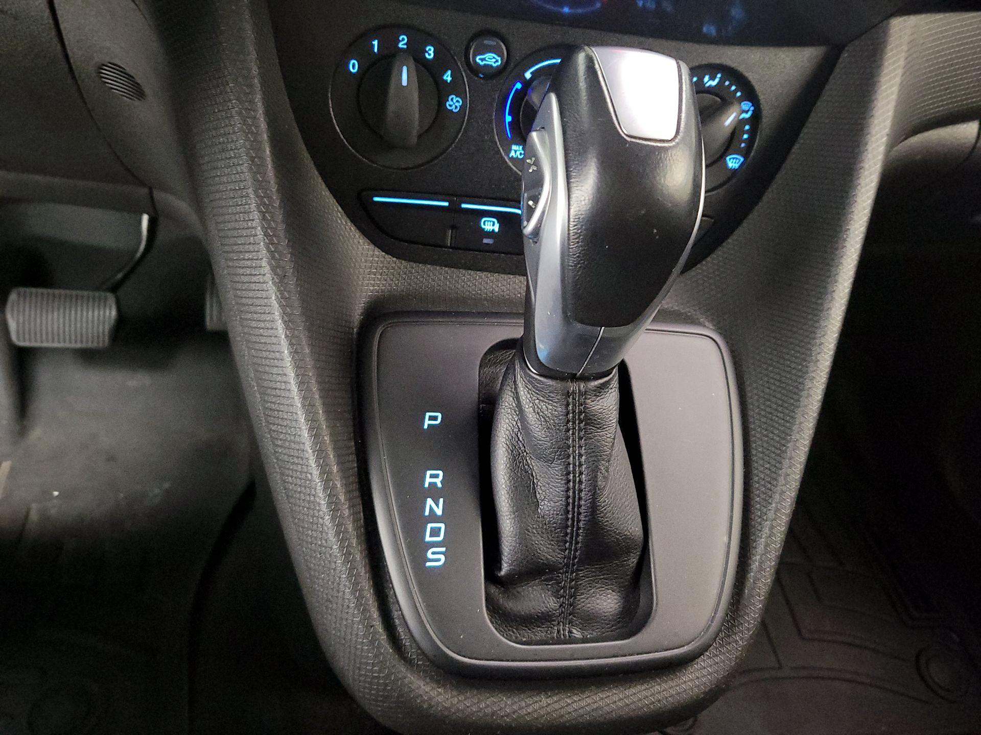 Thumbnail: 2016 Ford Transit Series - 16