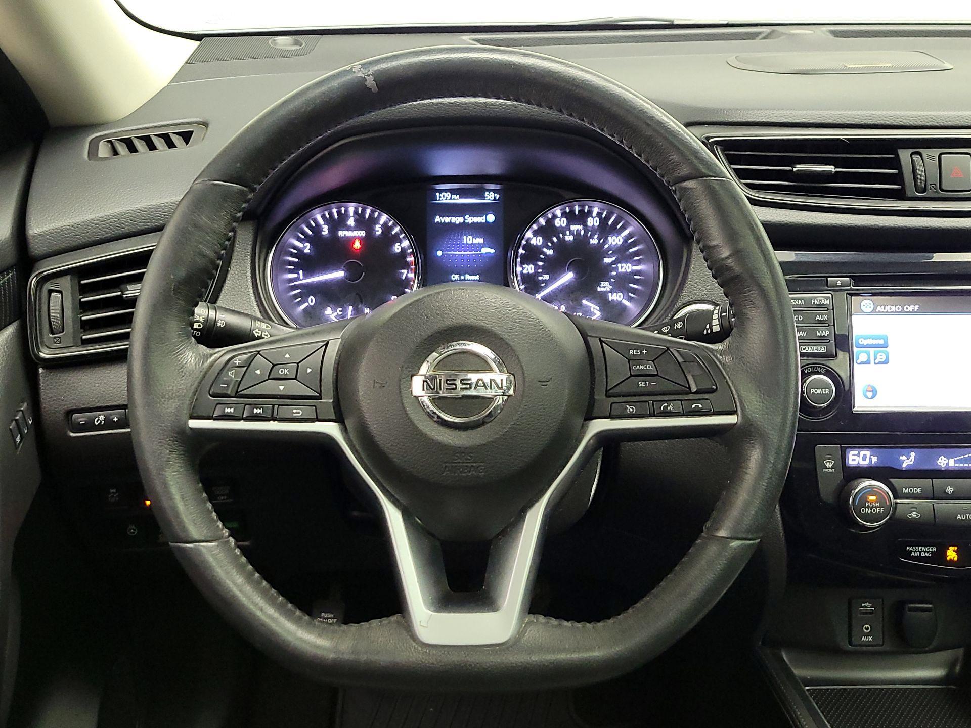 Thumbnail: 2017 Nissan Rogue - 10