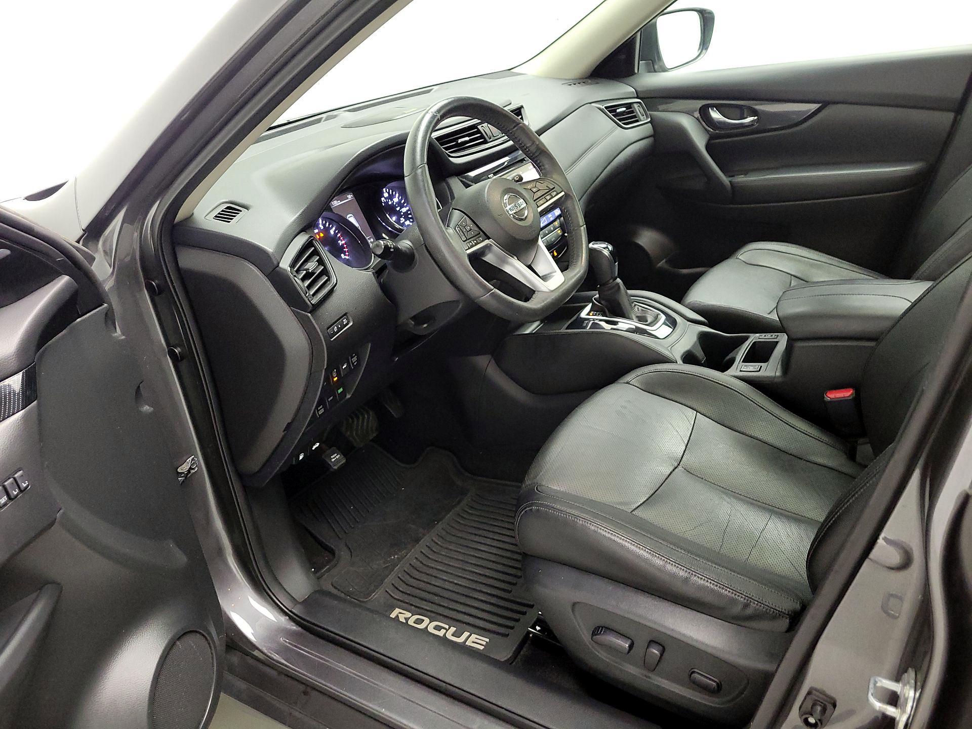 Thumbnail: 2017 Nissan Rogue - 11