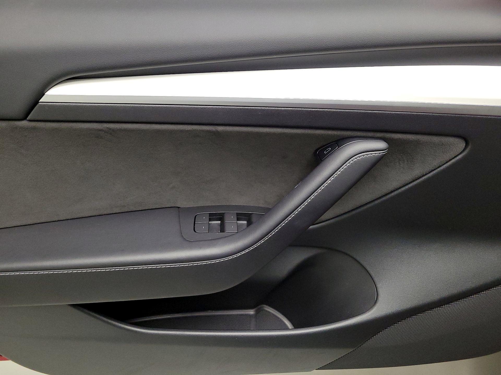 Thumbnail: 2022 Tesla Model 3 - 12