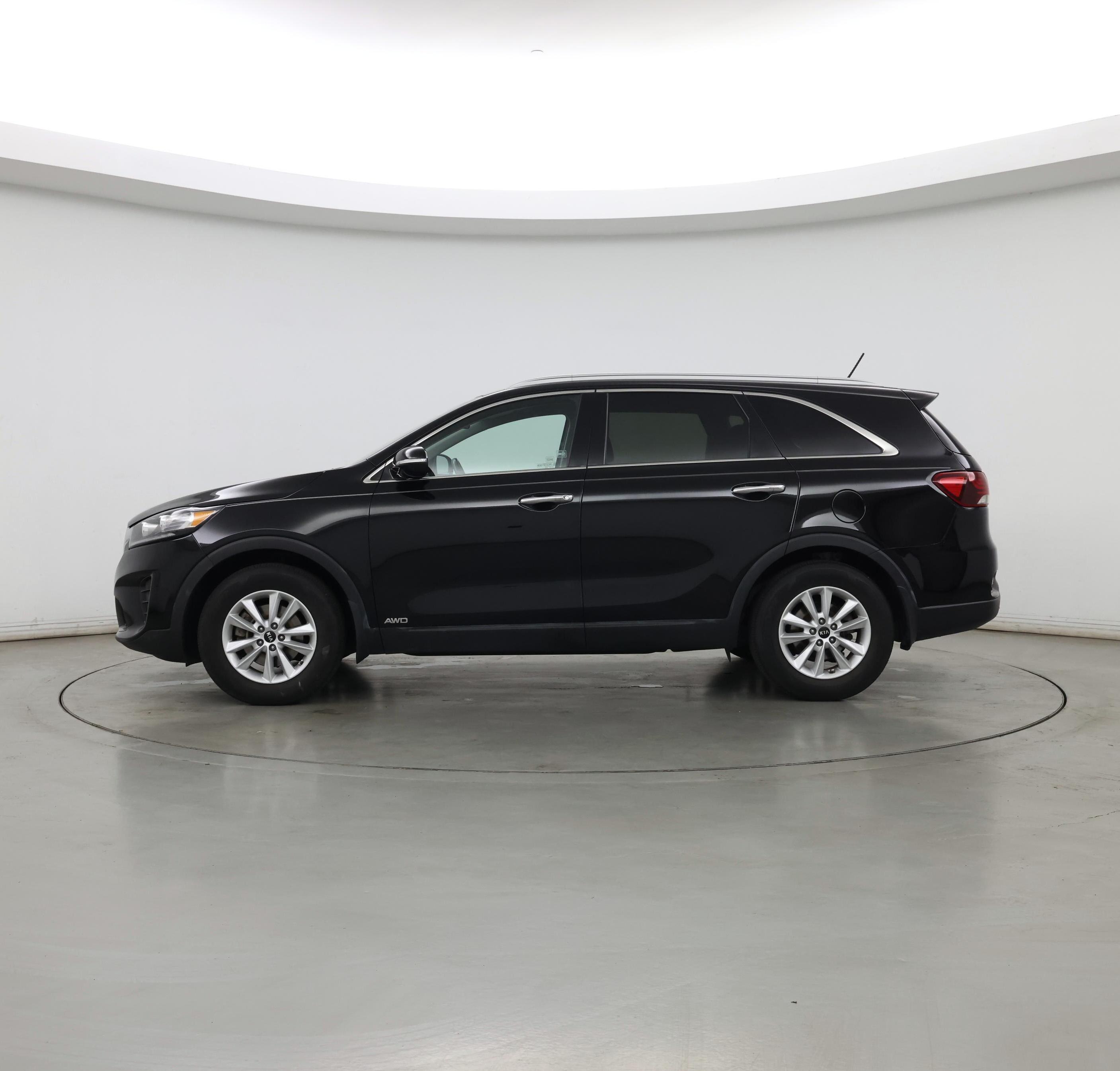 Thumbnail: 2020 Kia Sorento - 3
