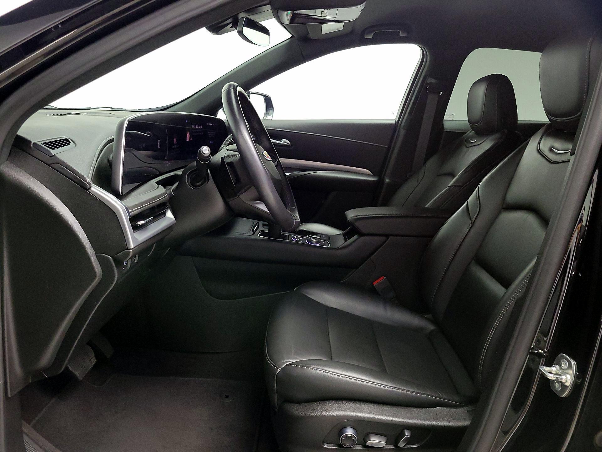 Thumbnail: 2024 Cadillac XT4 - 11