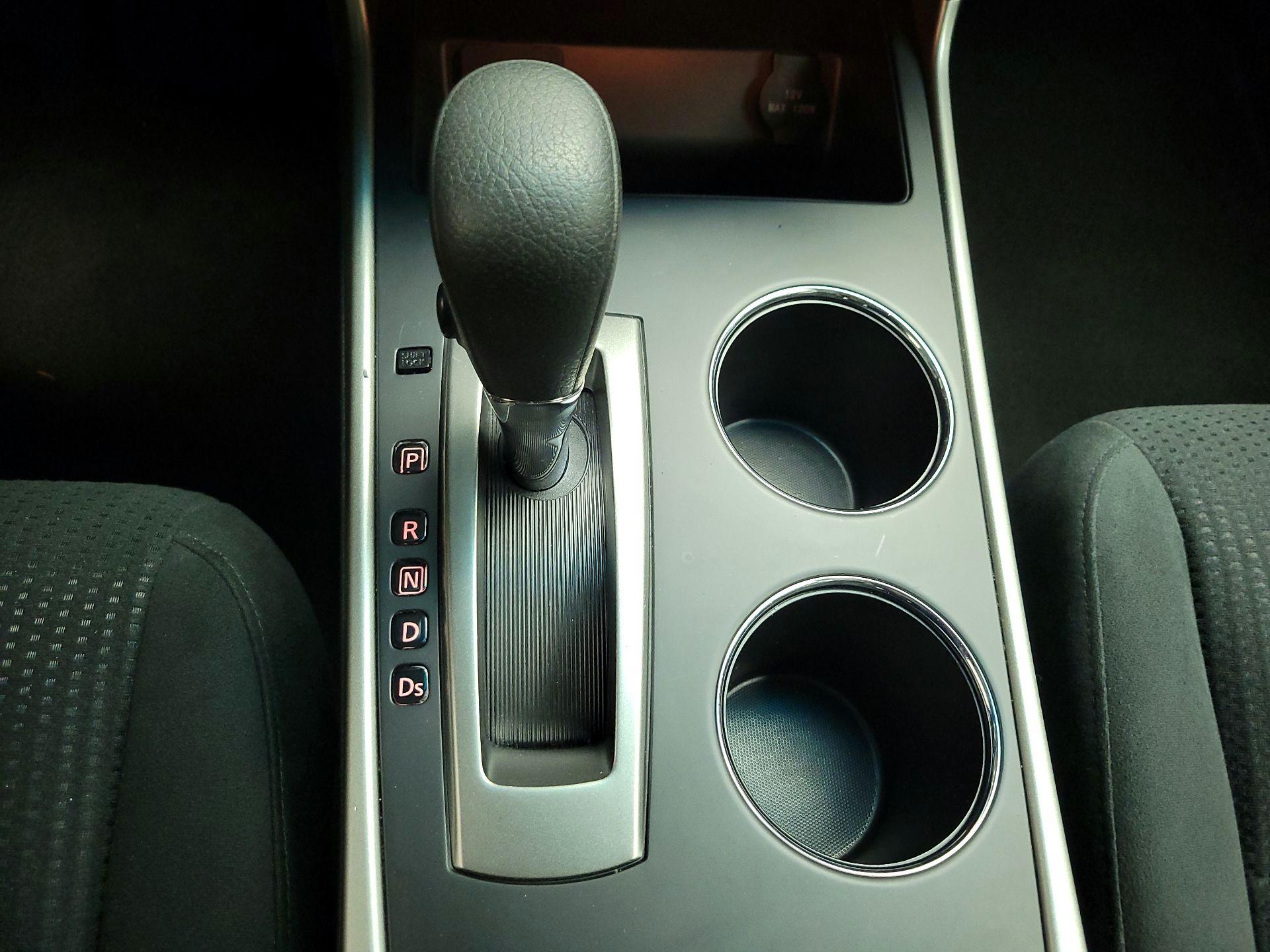 Thumbnail: 2015 Nissan Altima - 18