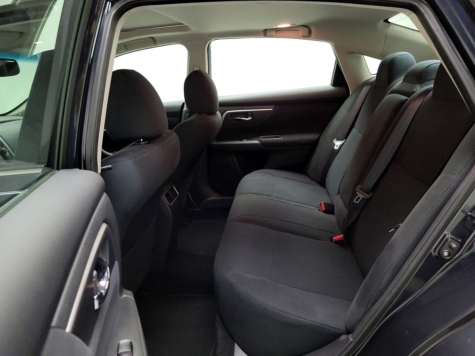 Thumbnail: 2015 Nissan Altima - 20