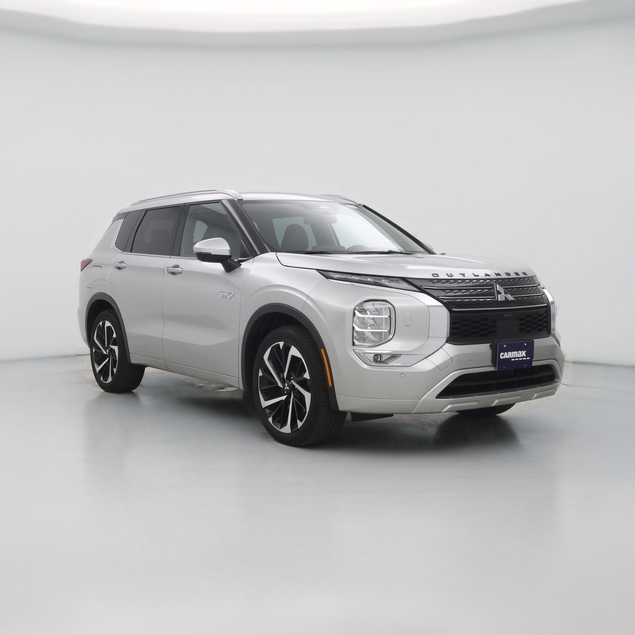 Thumbnail: 2023 Mitsubishi Outlander - 1