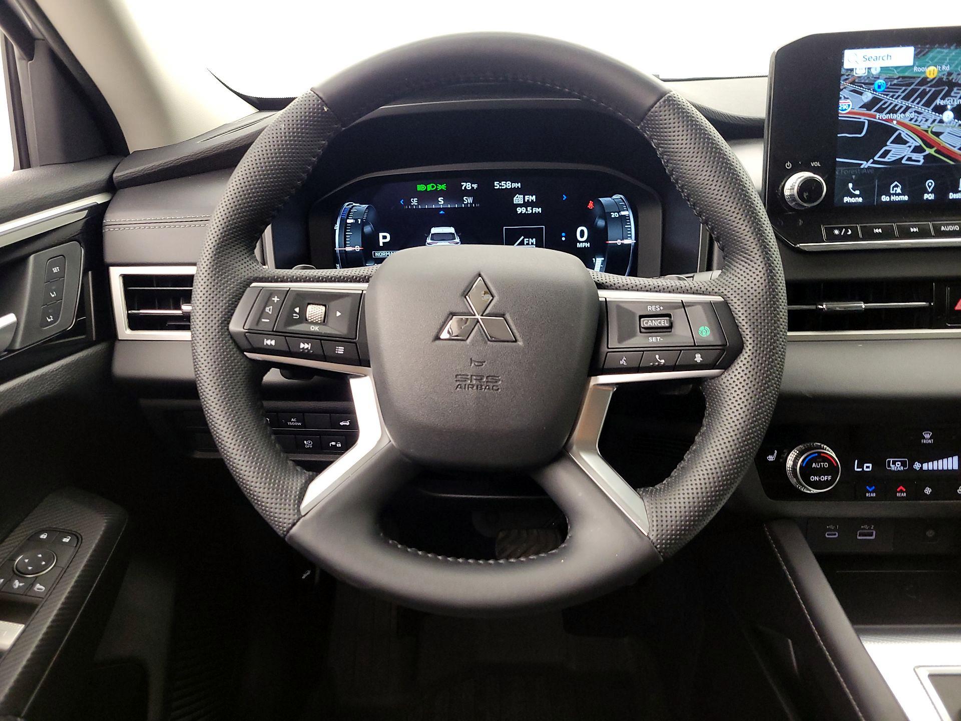 Thumbnail: 2023 Mitsubishi Outlander - 10
