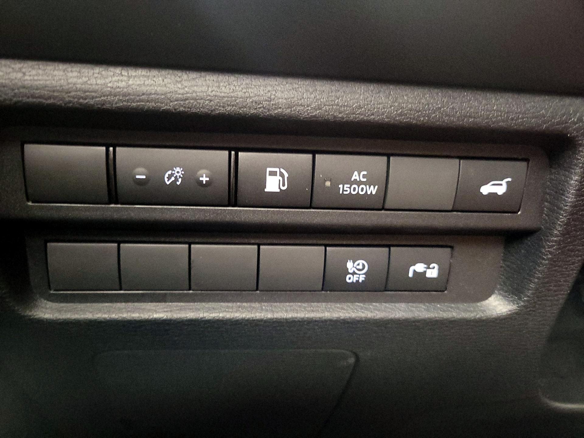 Thumbnail: 2023 Mitsubishi Outlander - 13