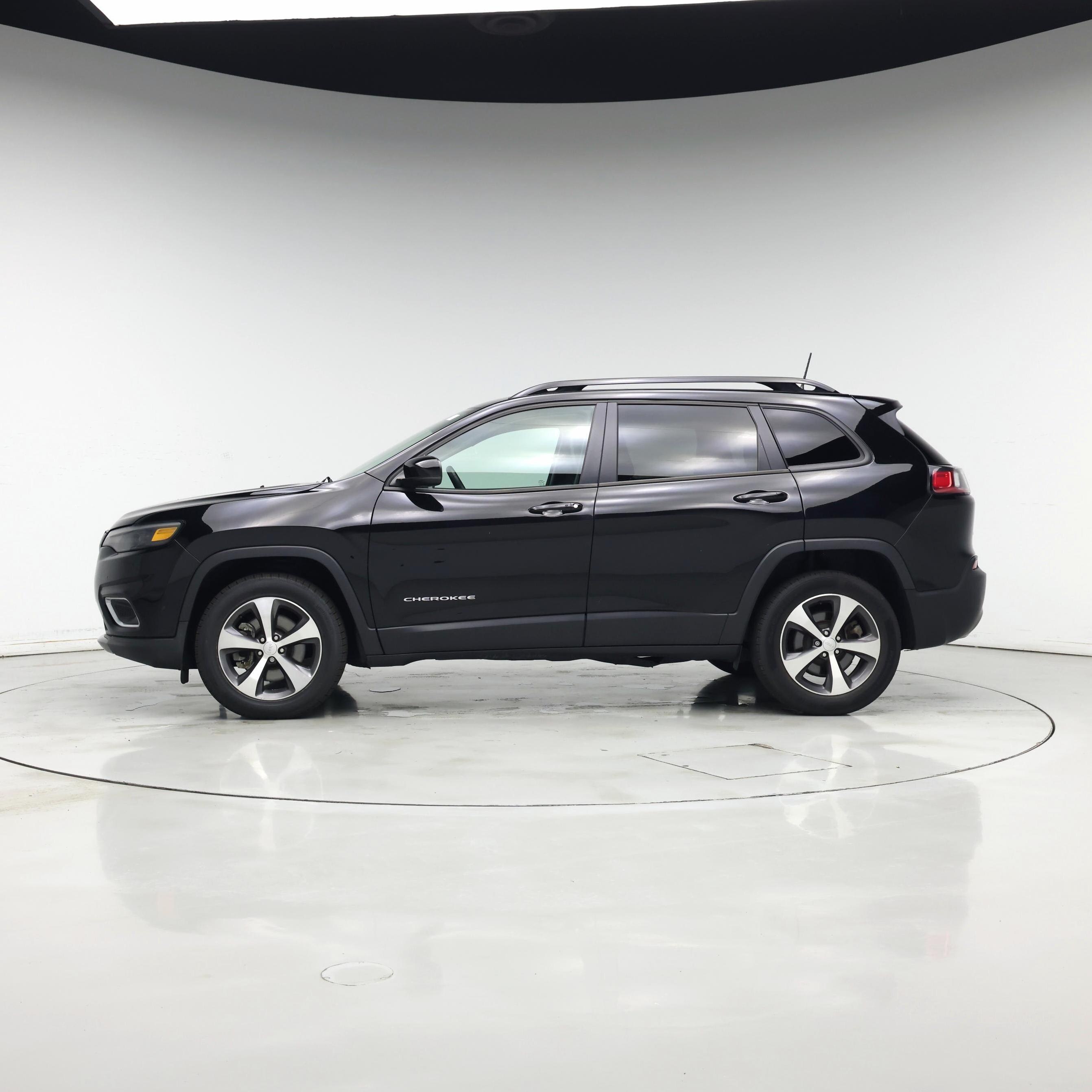 Thumbnail: 2022 Jeep Cherokee - 3